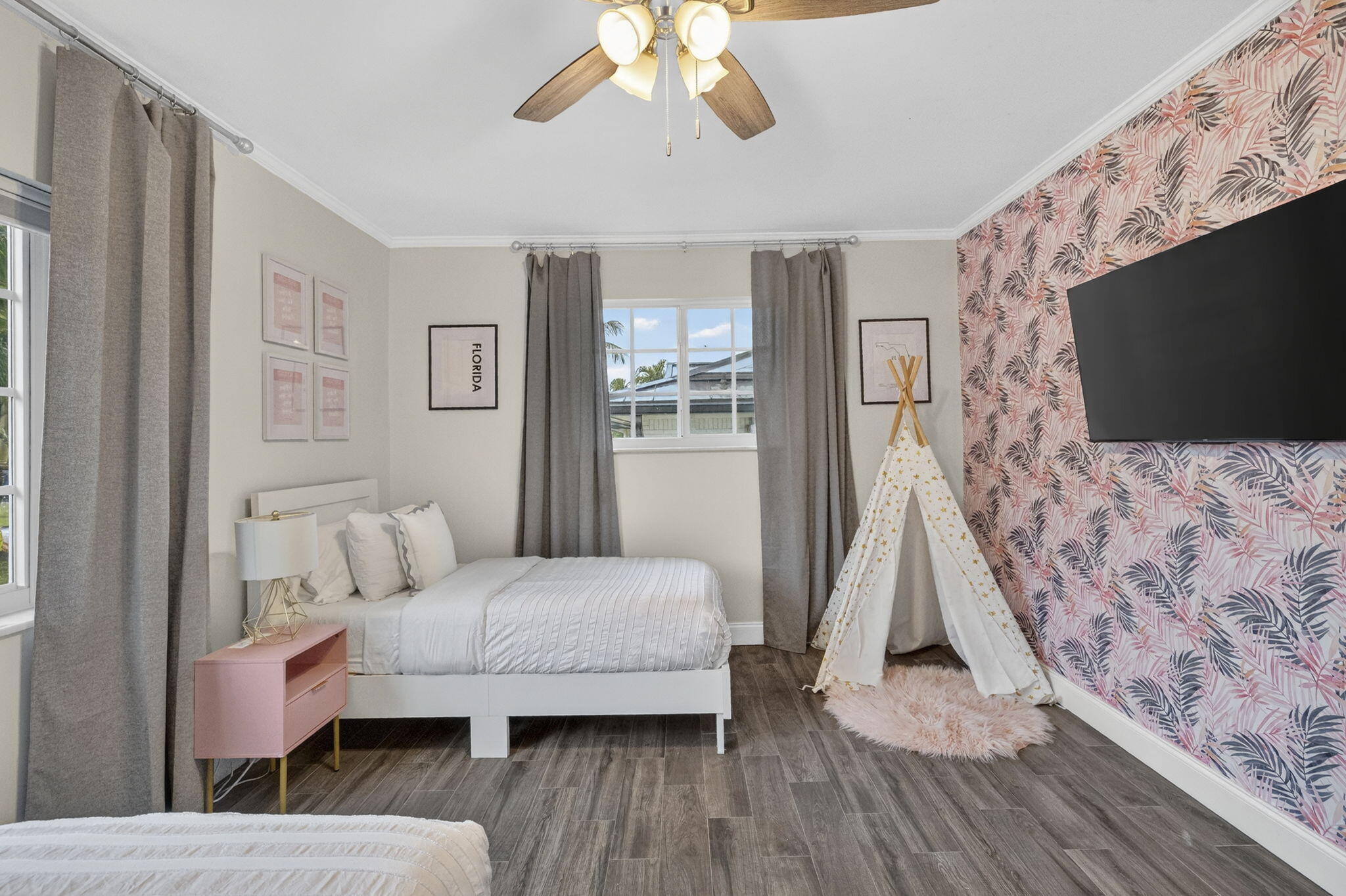 903 SW 28th, Boynton Beach FL 33435