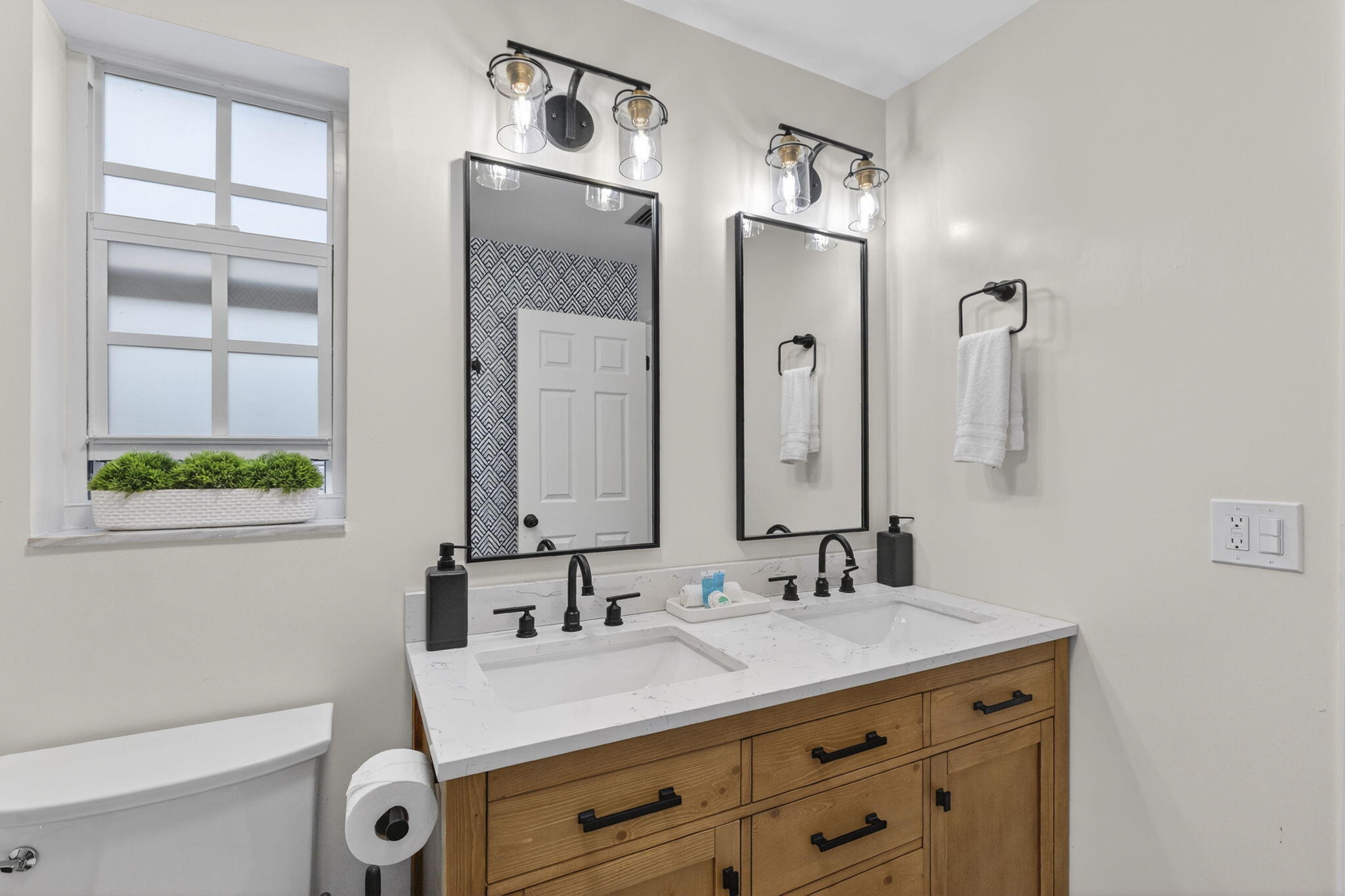 903 SW 28th, Boynton Beach FL 33435