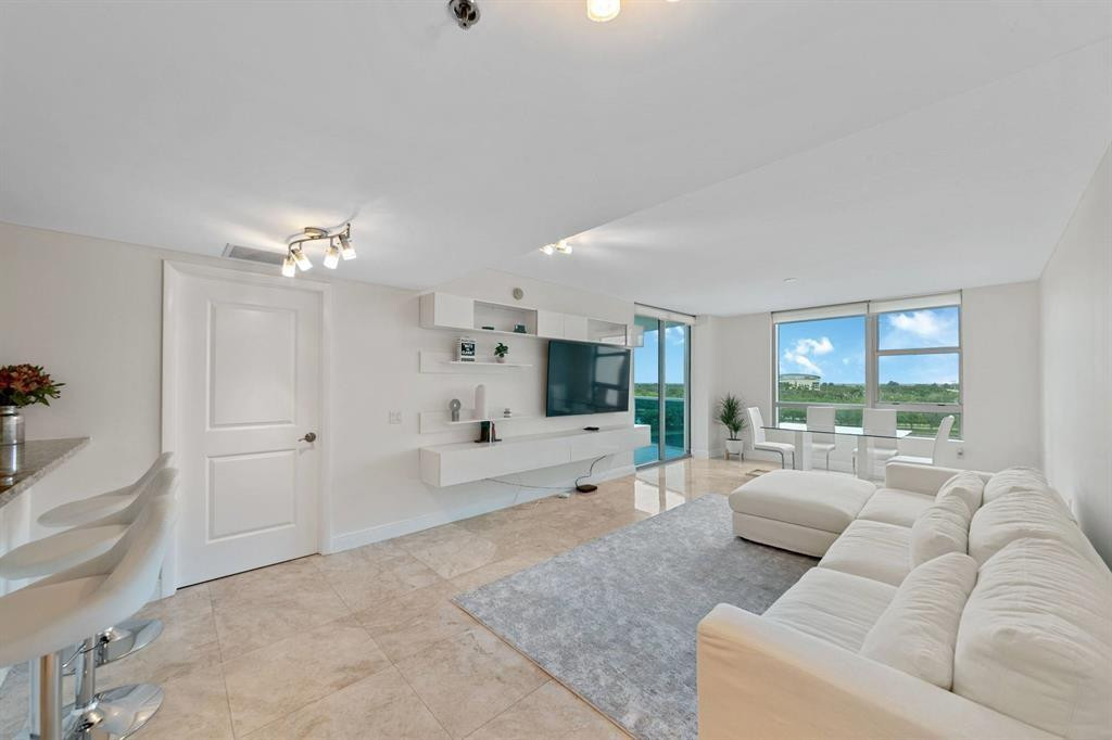 2641 N Flamingo #901n, Sunrise FL 33323