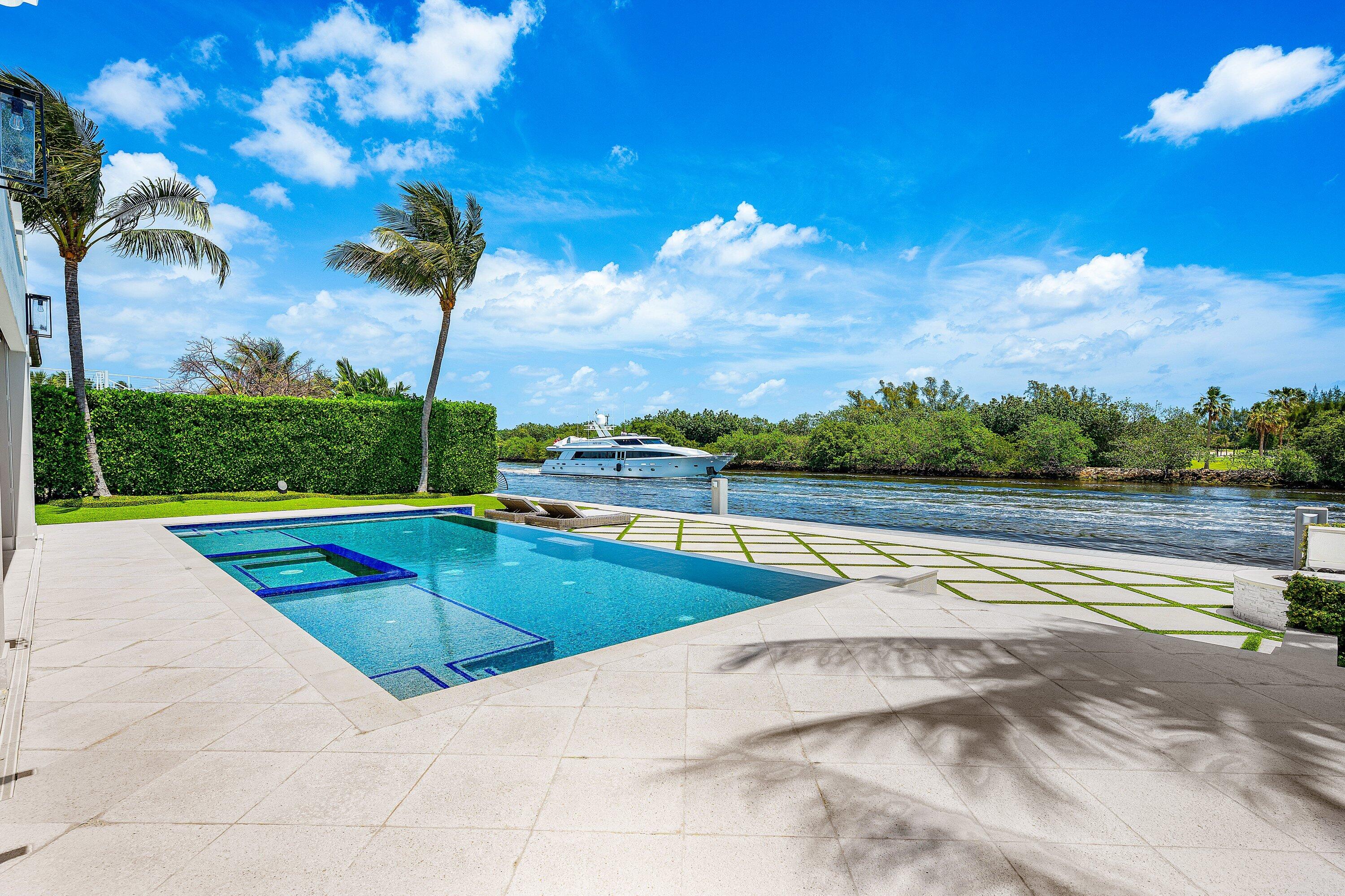 2530 Avenue Au Soleil, Gulf Stream FL 33483
