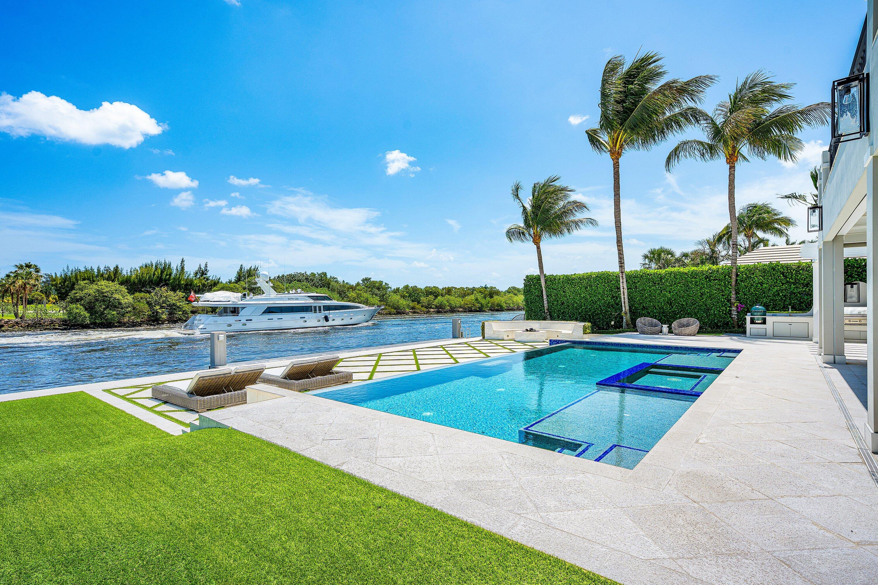 2530 Avenue Au Soleil, Gulf Stream FL 33483