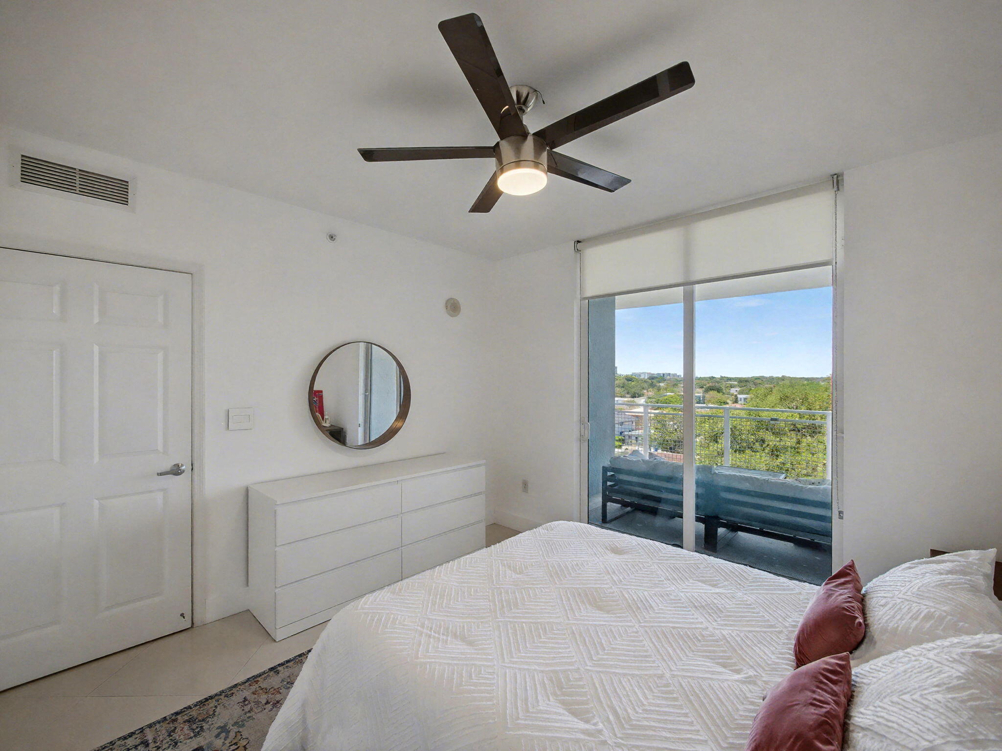 2600 SW 27th #603, Miami FL 33133