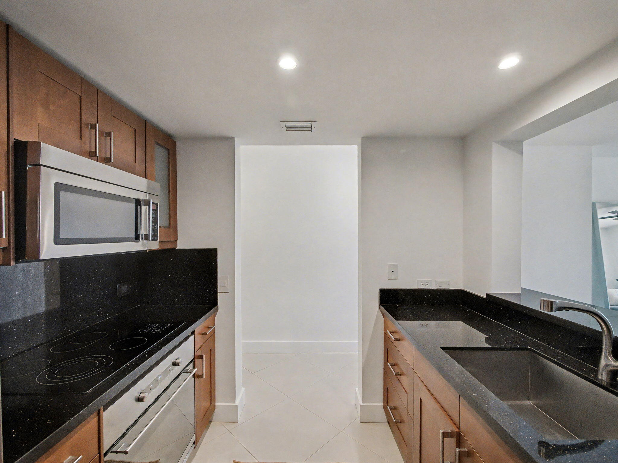 2600 SW 27th #603, Miami FL 33133