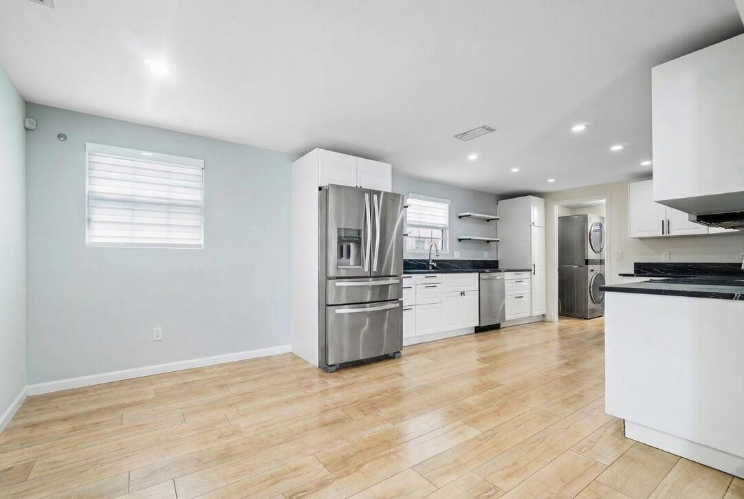 353 E Lakewood, West Palm Beach FL 33405