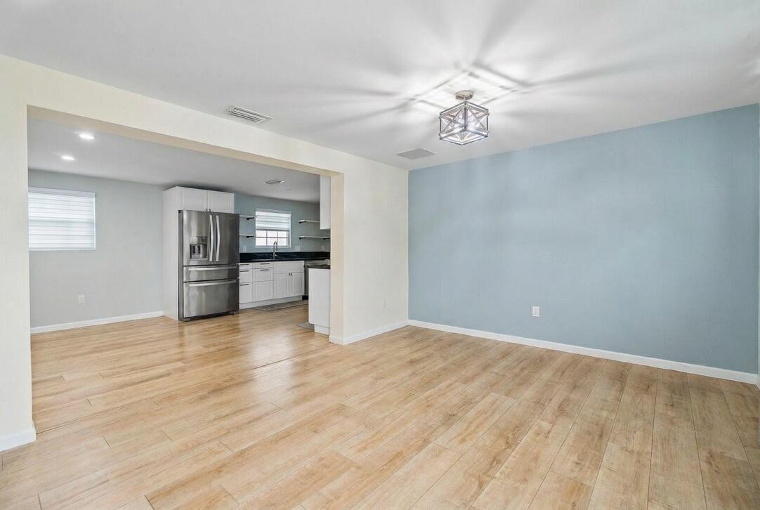 353 E Lakewood, West Palm Beach FL 33405