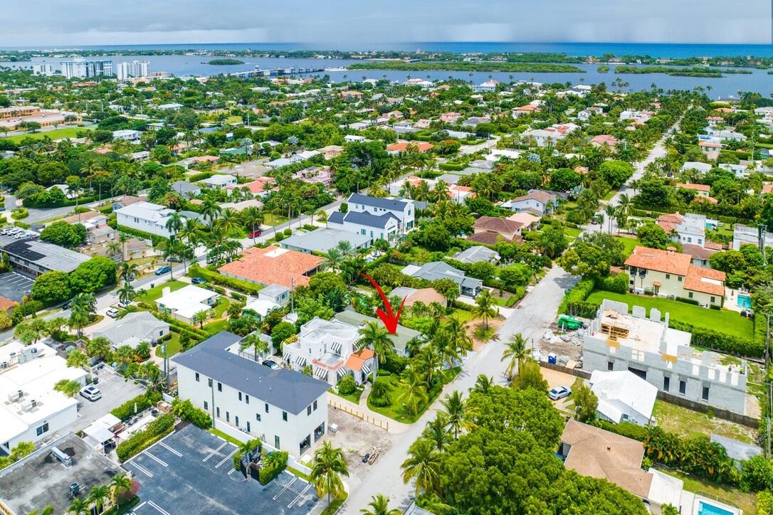 353 E Lakewood, West Palm Beach FL 33405