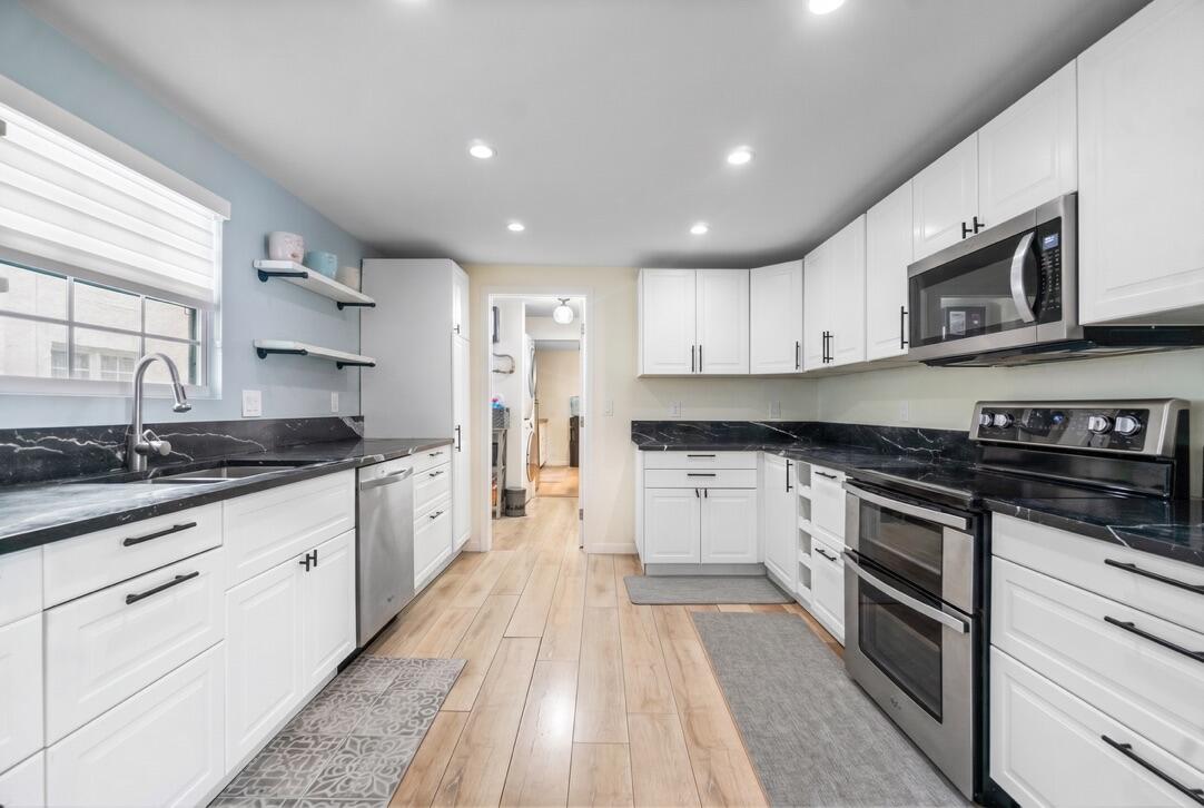 353 E Lakewood, West Palm Beach FL 33405