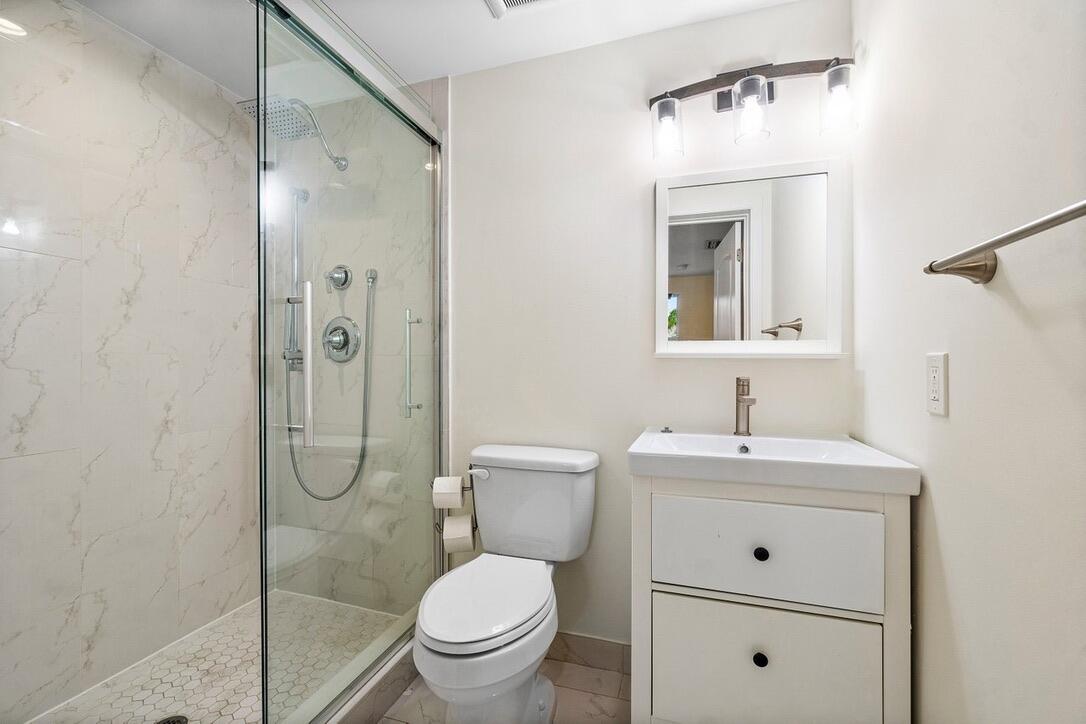 353 E Lakewood, West Palm Beach FL 33405
