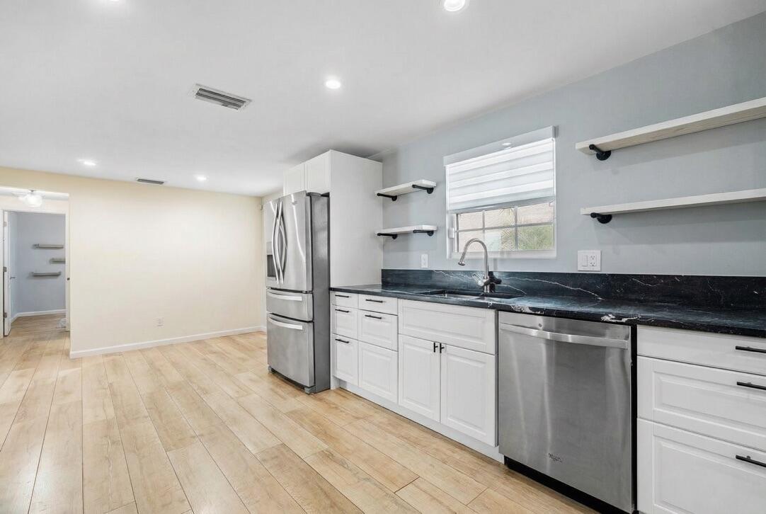 353 E Lakewood, West Palm Beach FL 33405