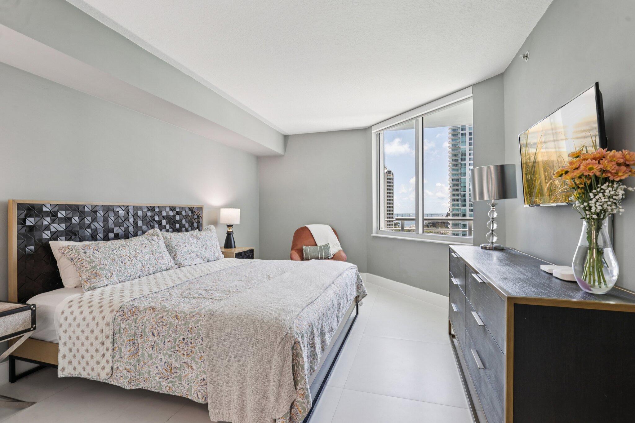 335 S Biscayne #1607, Miami FL 33131