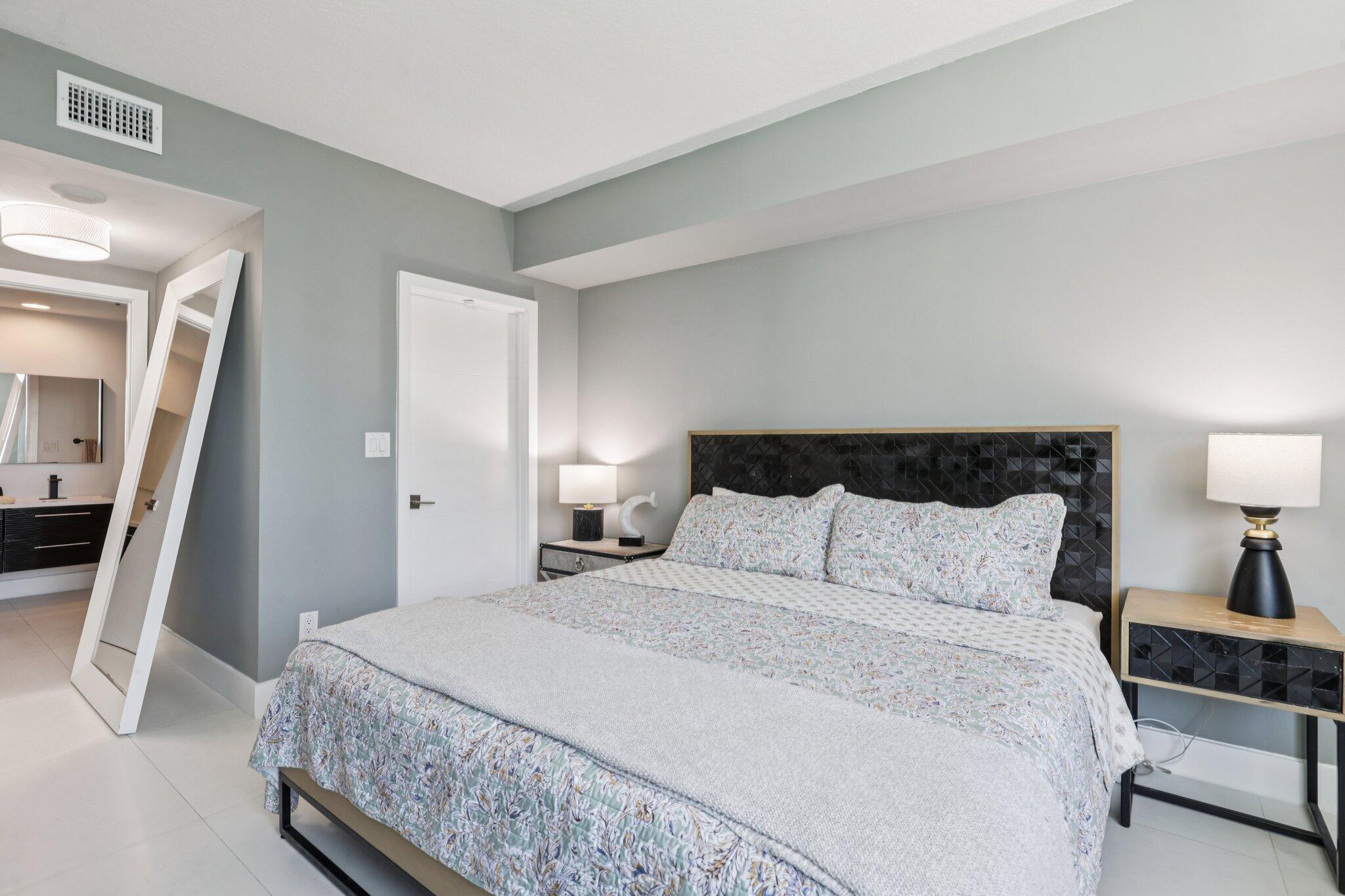 335 S Biscayne #1607, Miami FL 33131