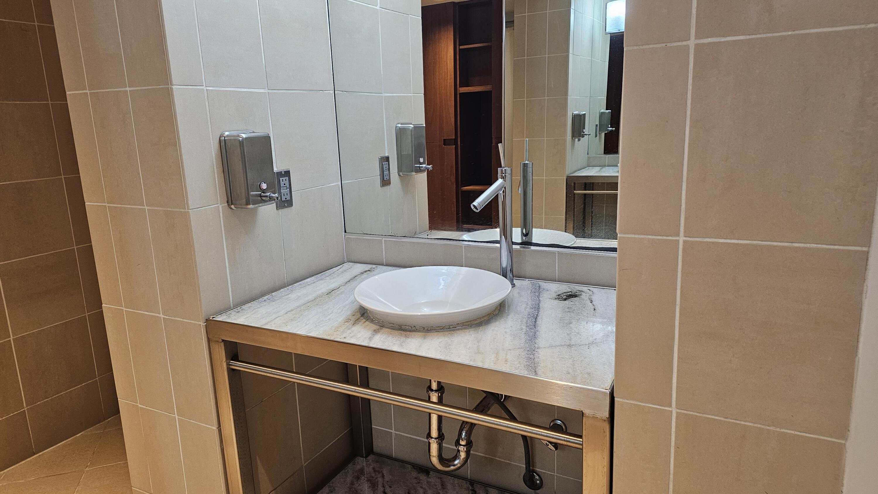 335 S Biscayne #1607, Miami FL 33131