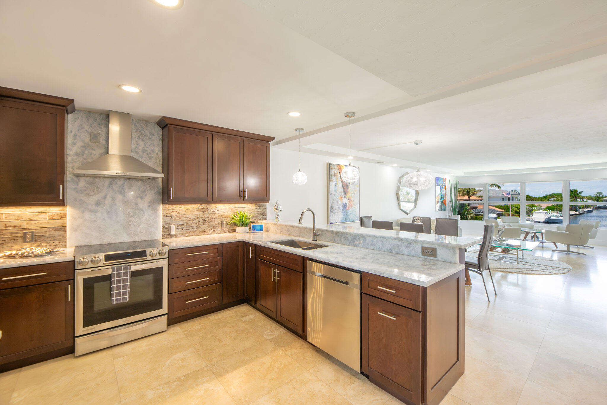 3121 NE 51st #305e, Fort Lauderdale FL 33308