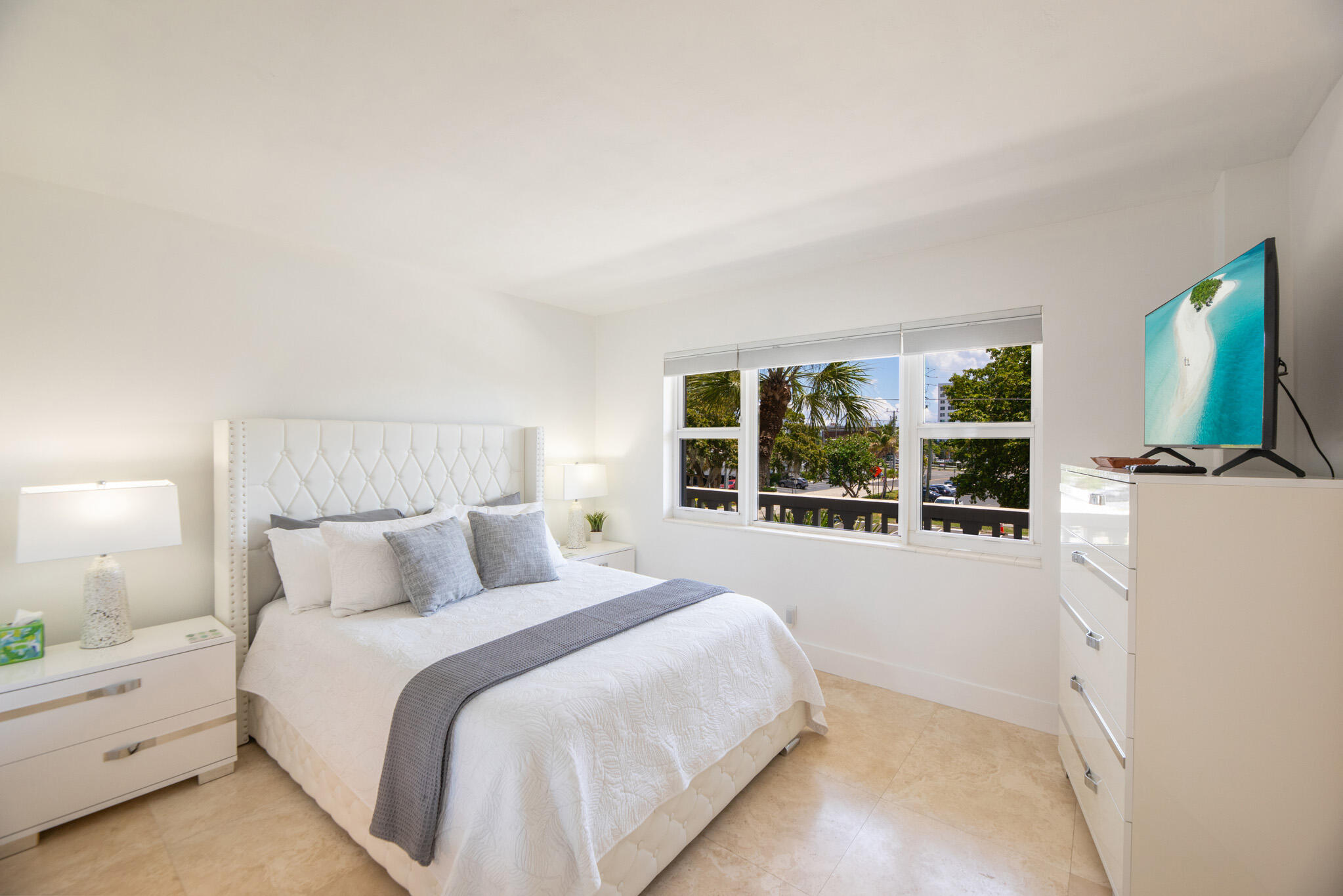 3121 NE 51st #305e, Fort Lauderdale FL 33308