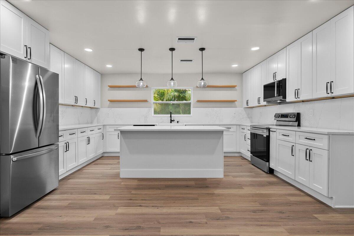 426 Bayberry, West Palm Beach FL 33403