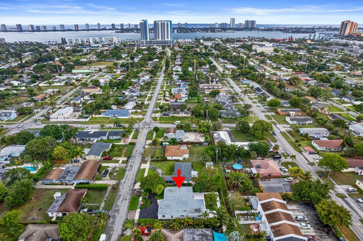 426 Bayberry, West Palm Beach FL 33403