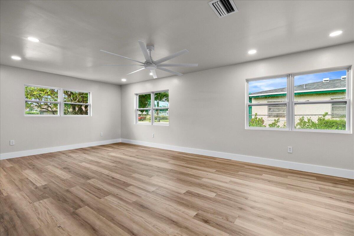 426 Bayberry, West Palm Beach FL 33403