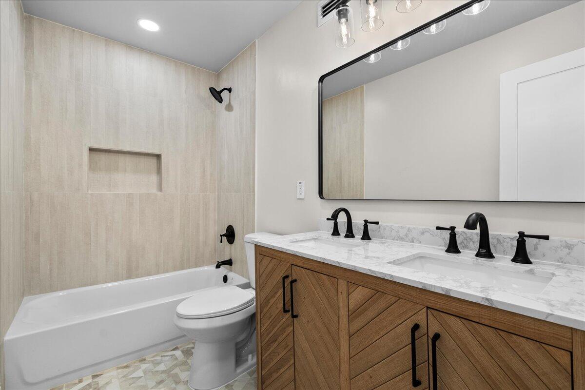 426 Bayberry, West Palm Beach FL 33403