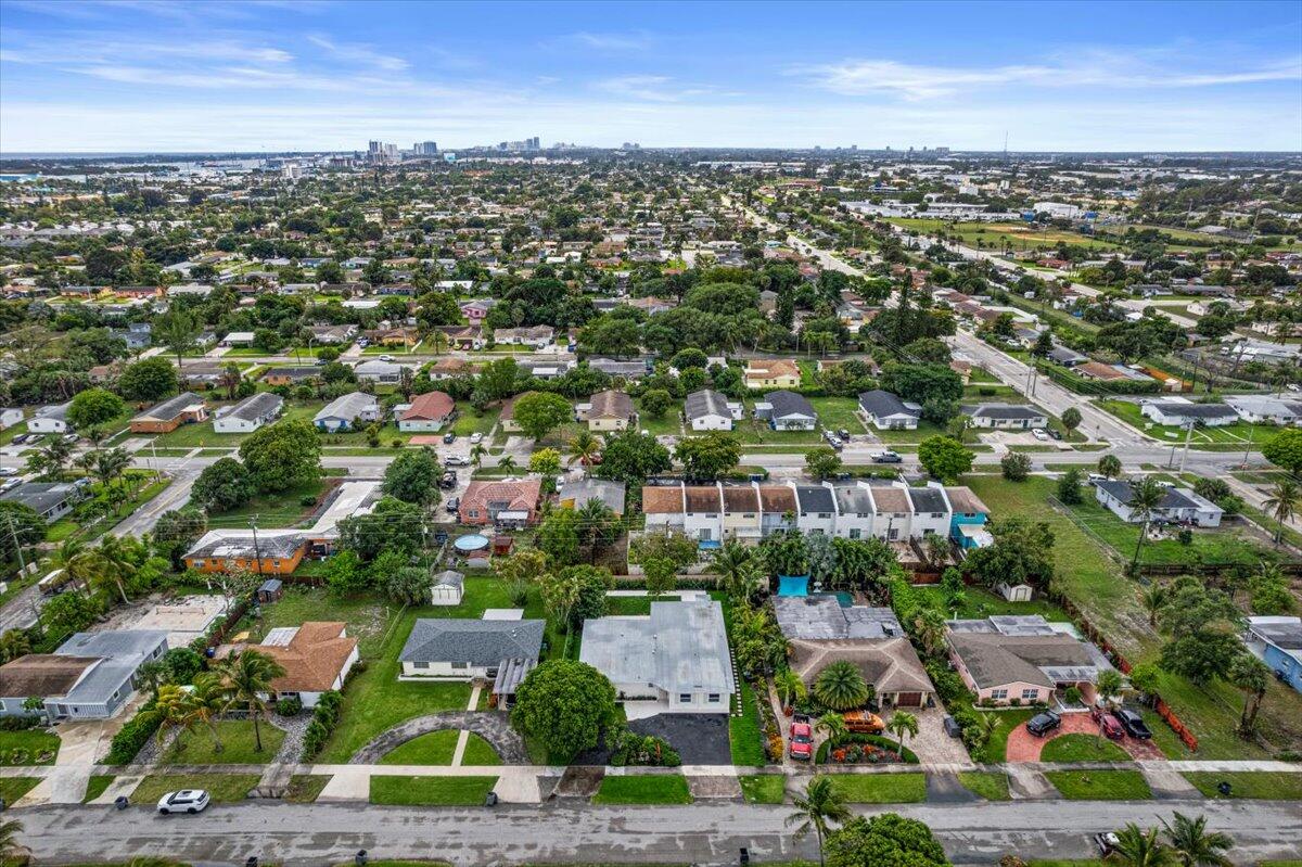 426 Bayberry, West Palm Beach FL 33403