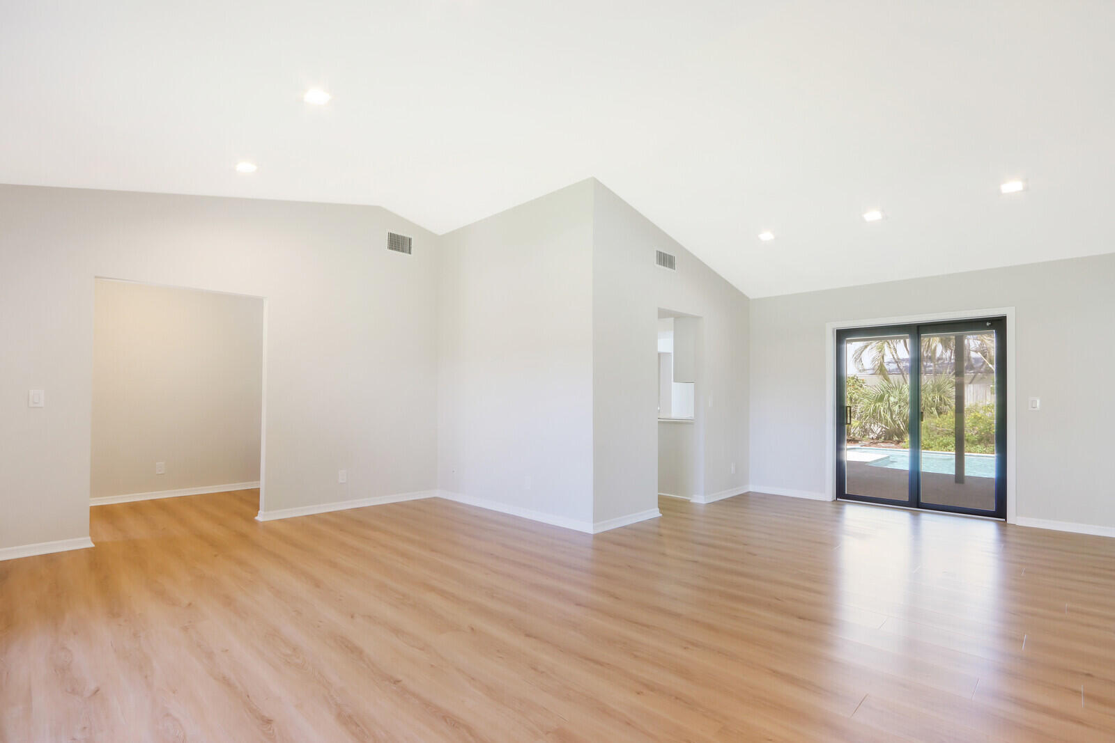 85 Hickory Hill, Jupiter FL 33469