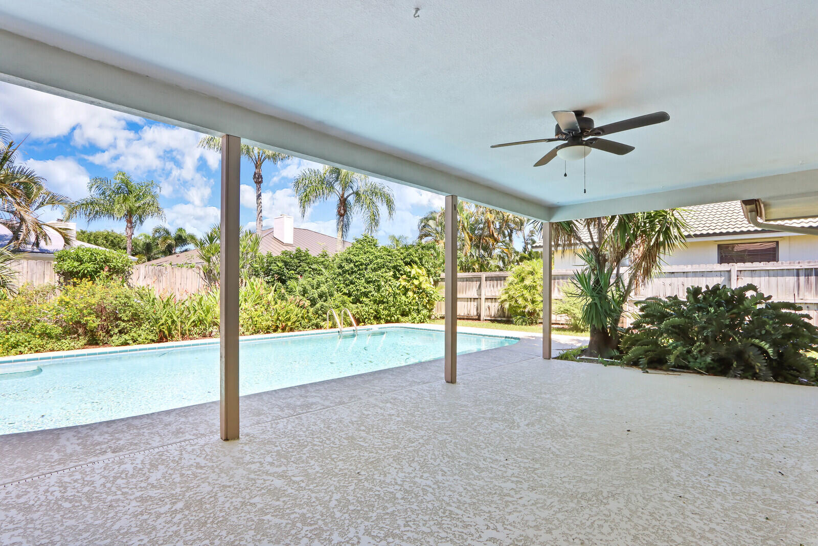 85 Hickory Hill, Jupiter FL 33469