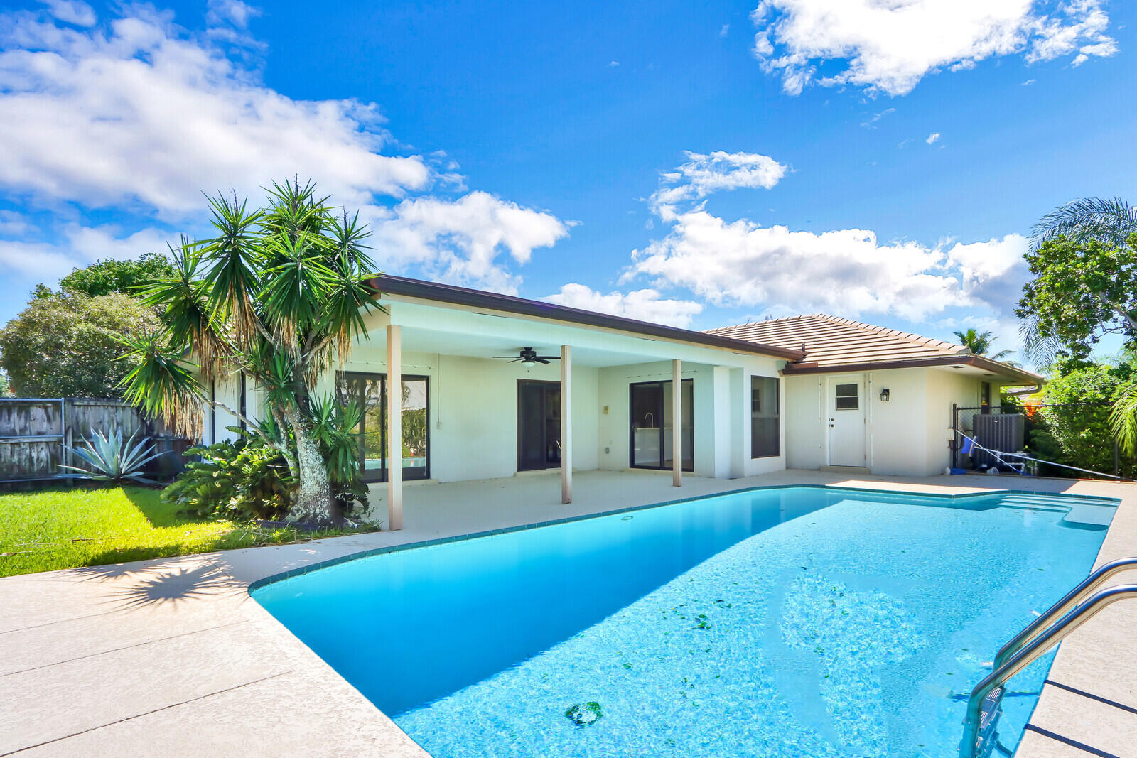 85 Hickory Hill, Jupiter FL 33469