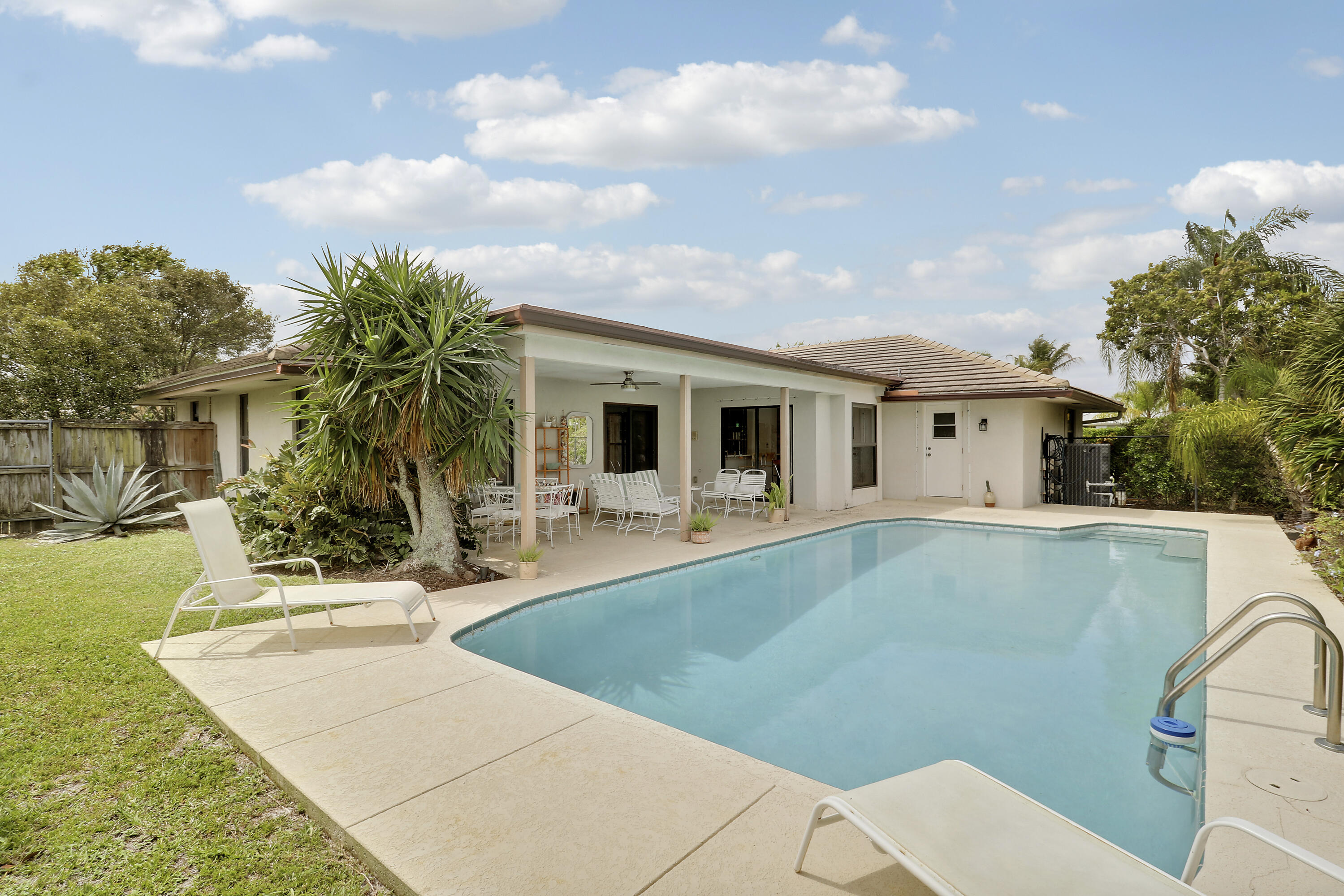 85 Hickory Hill, Jupiter FL 33469