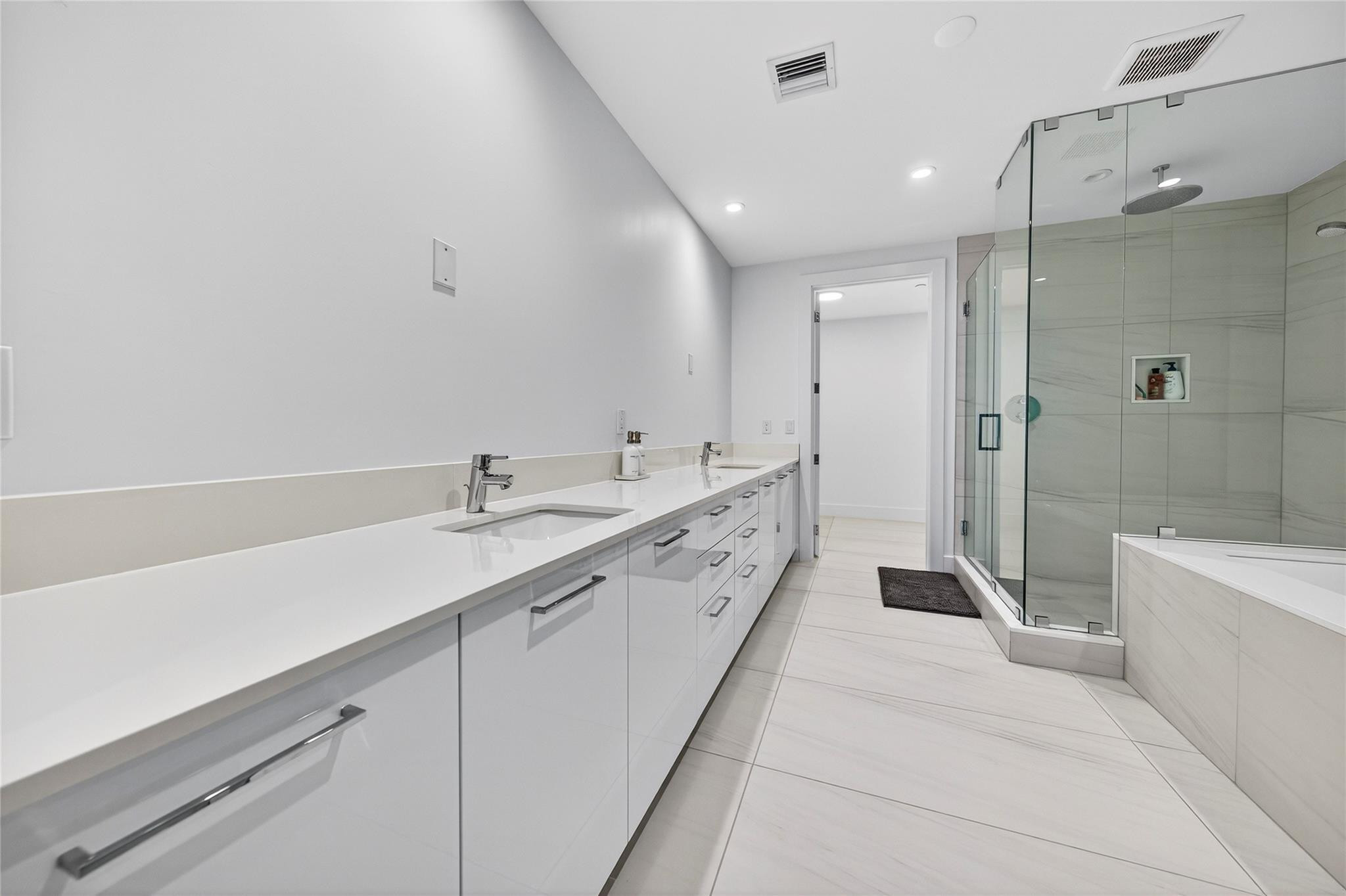 153 N Seabreeze #1901, Fort Lauderdale FL 33304