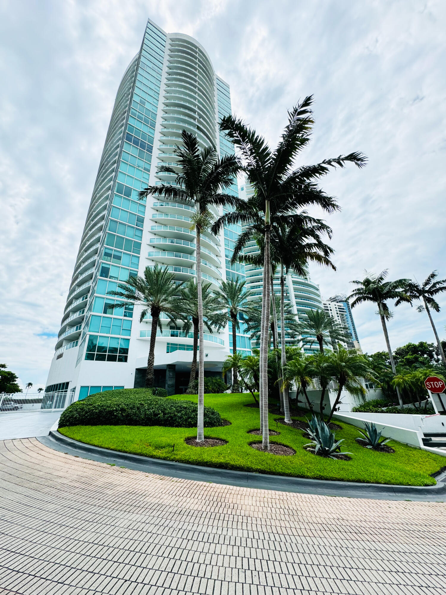 2101 Brickell #801, Miami FL 33129