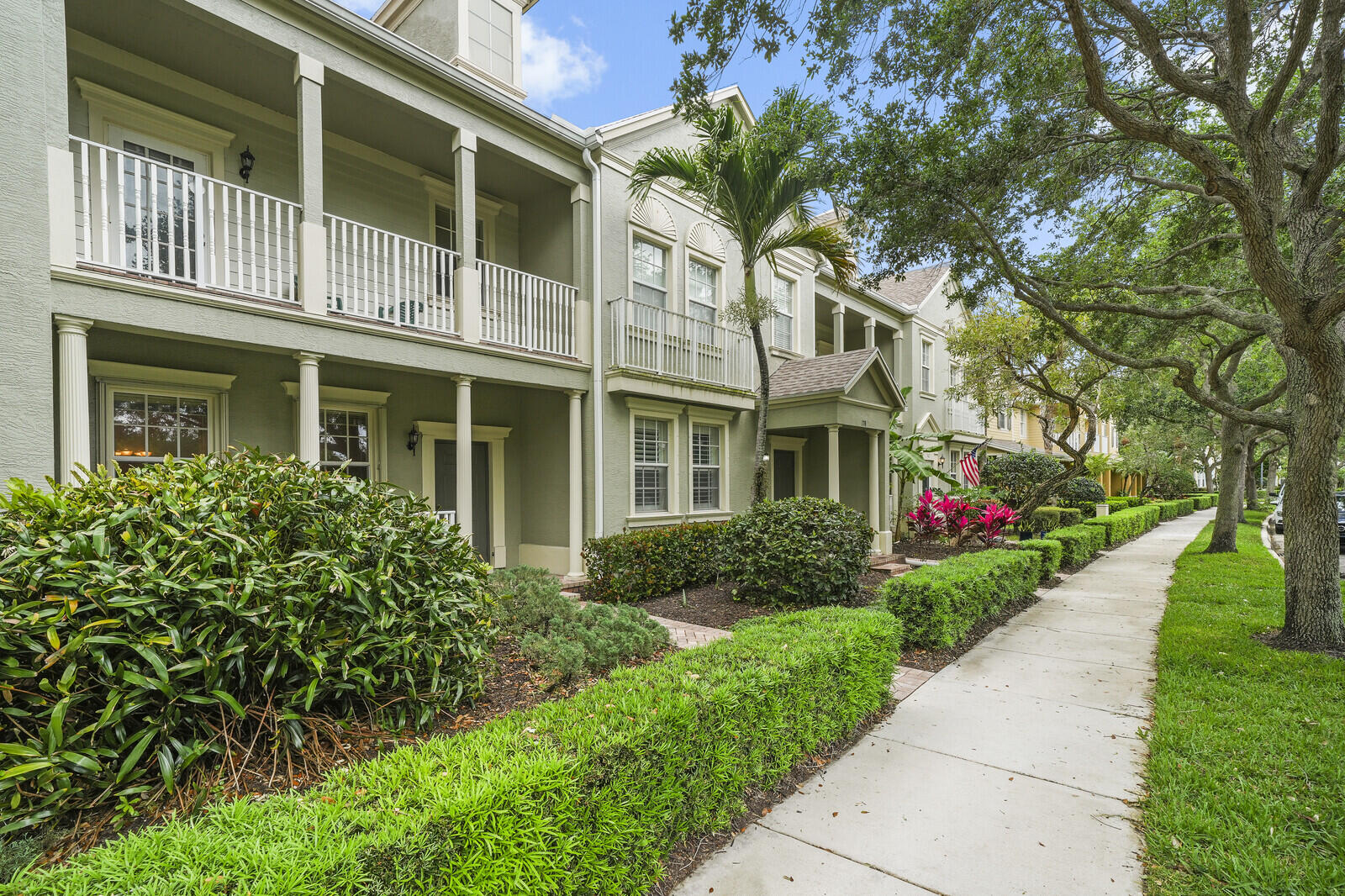 174 W Thatch Palm, Jupiter FL 33458