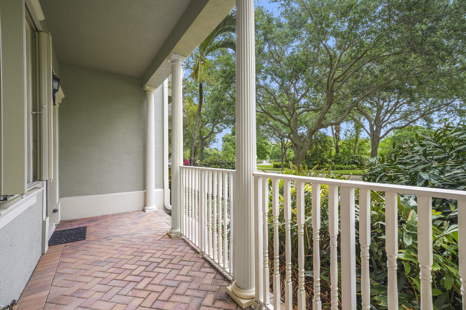 174 W Thatch Palm, Jupiter FL 33458