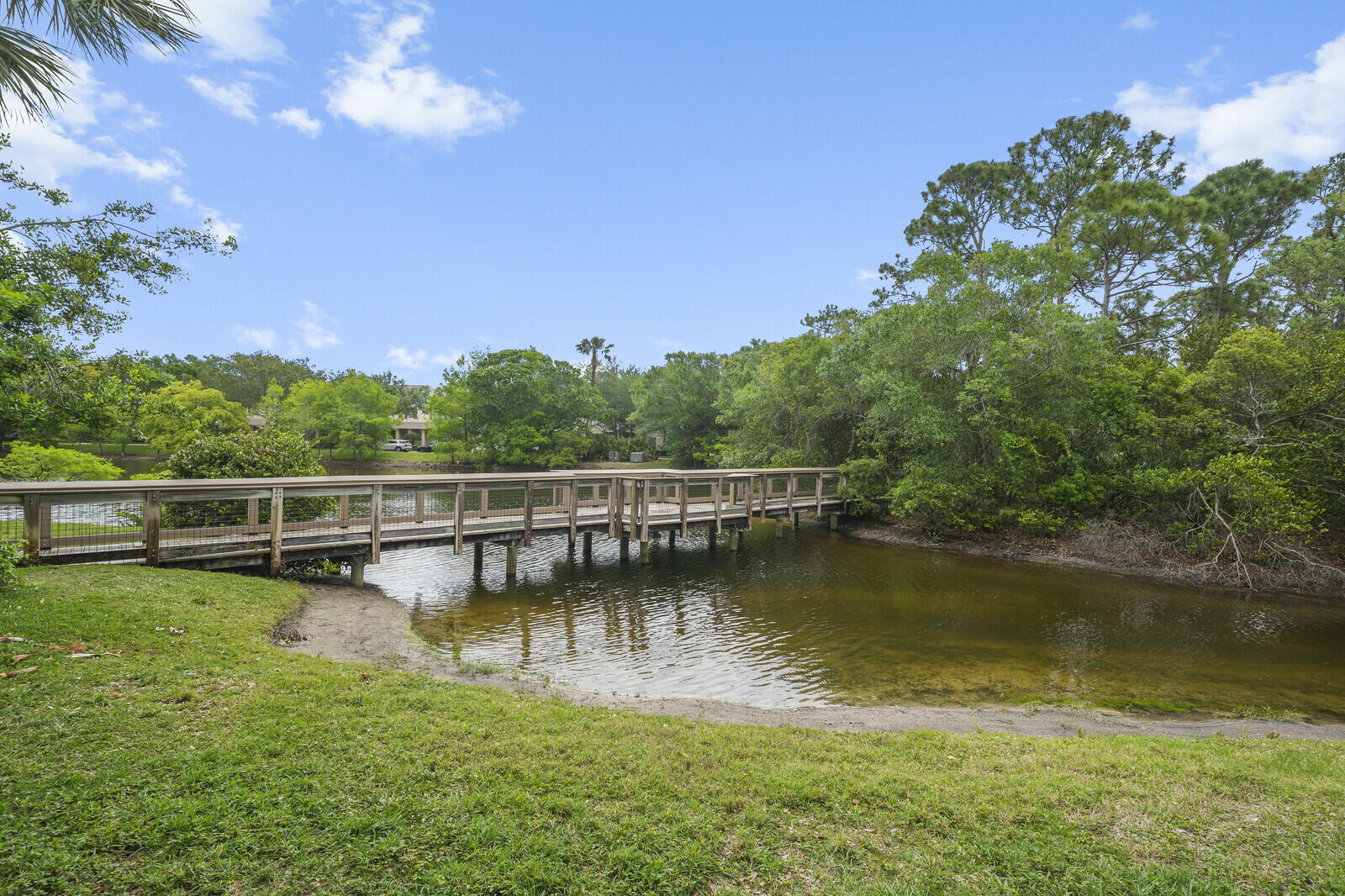 174 W Thatch Palm, Jupiter FL 33458
