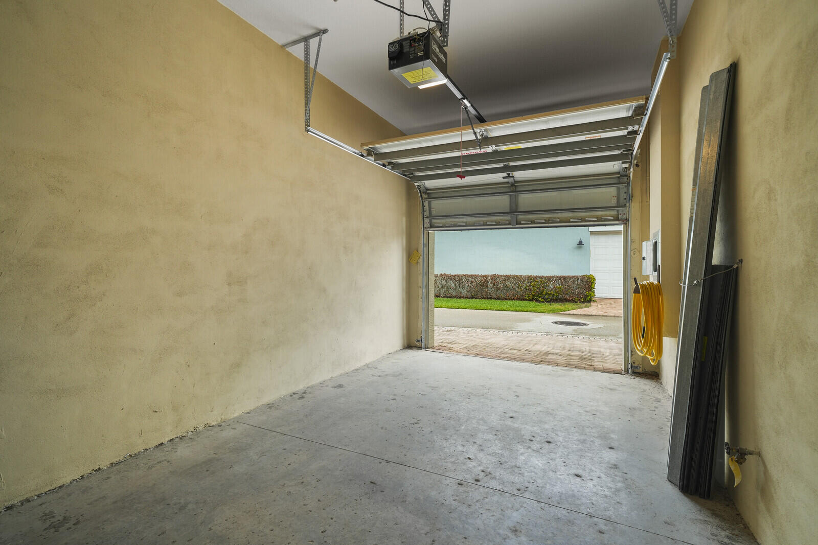 174 W Thatch Palm, Jupiter FL 33458