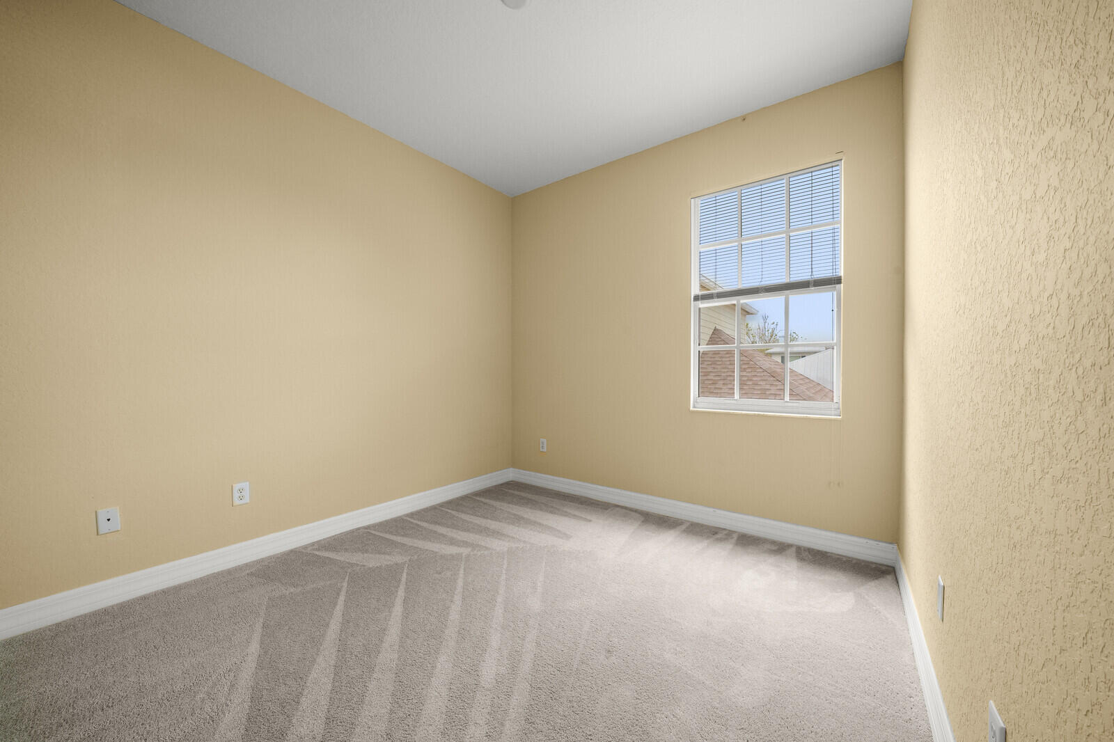 174 W Thatch Palm, Jupiter FL 33458