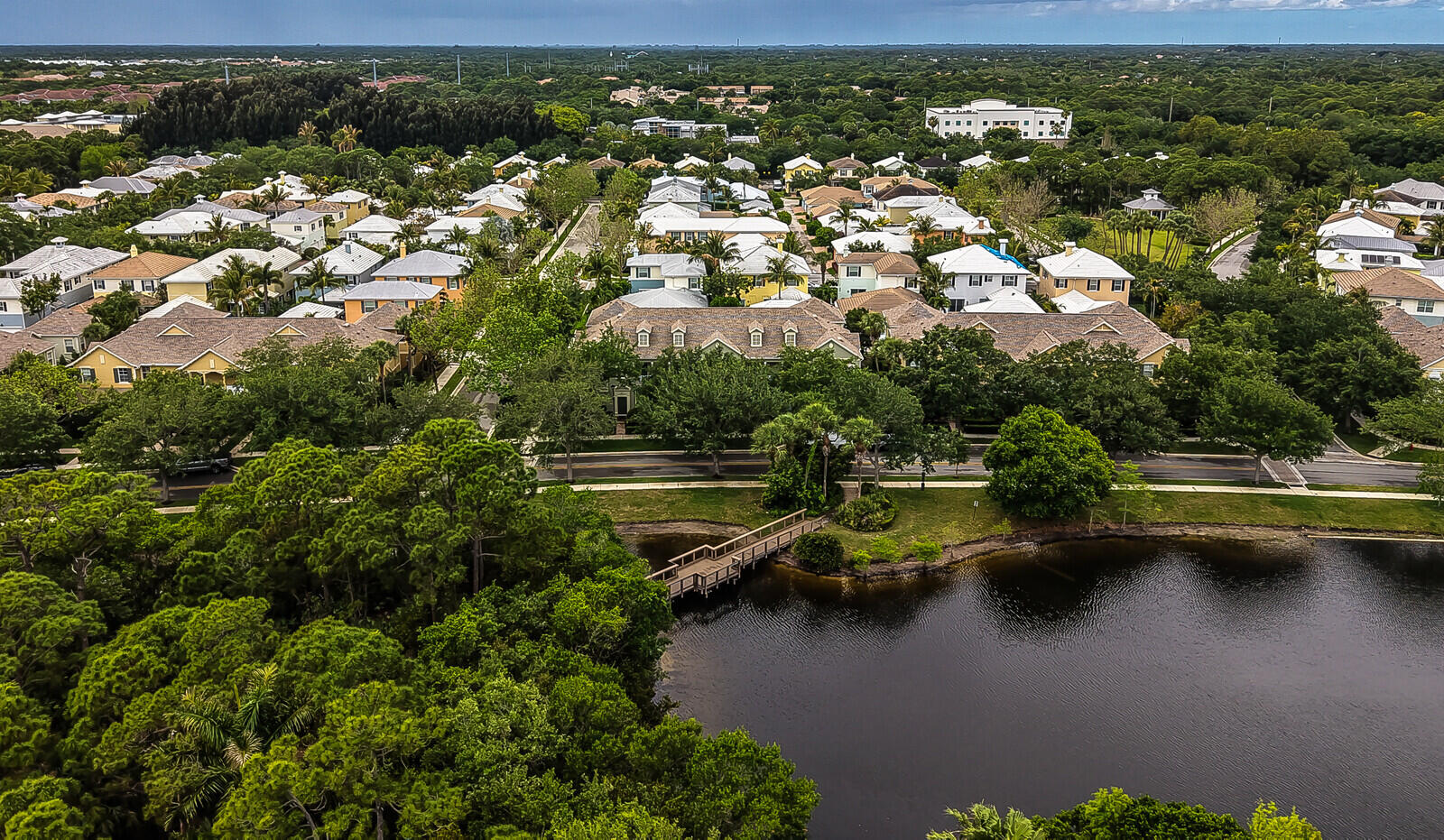 174 W Thatch Palm, Jupiter FL 33458