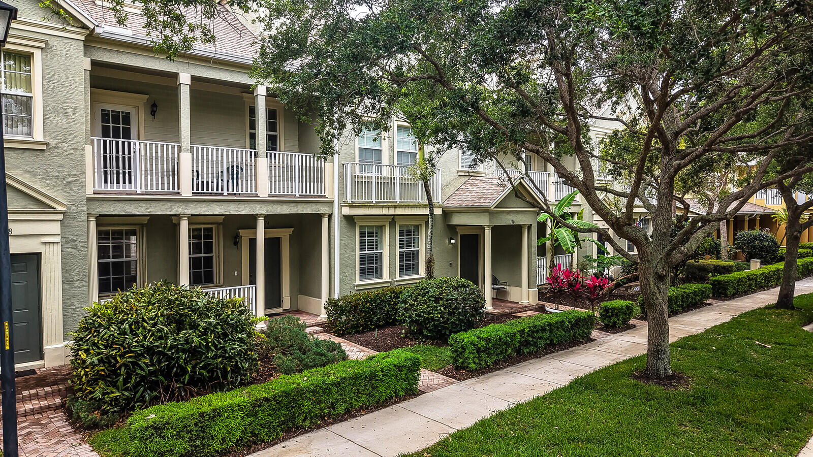 174 W Thatch Palm, Jupiter FL 33458
