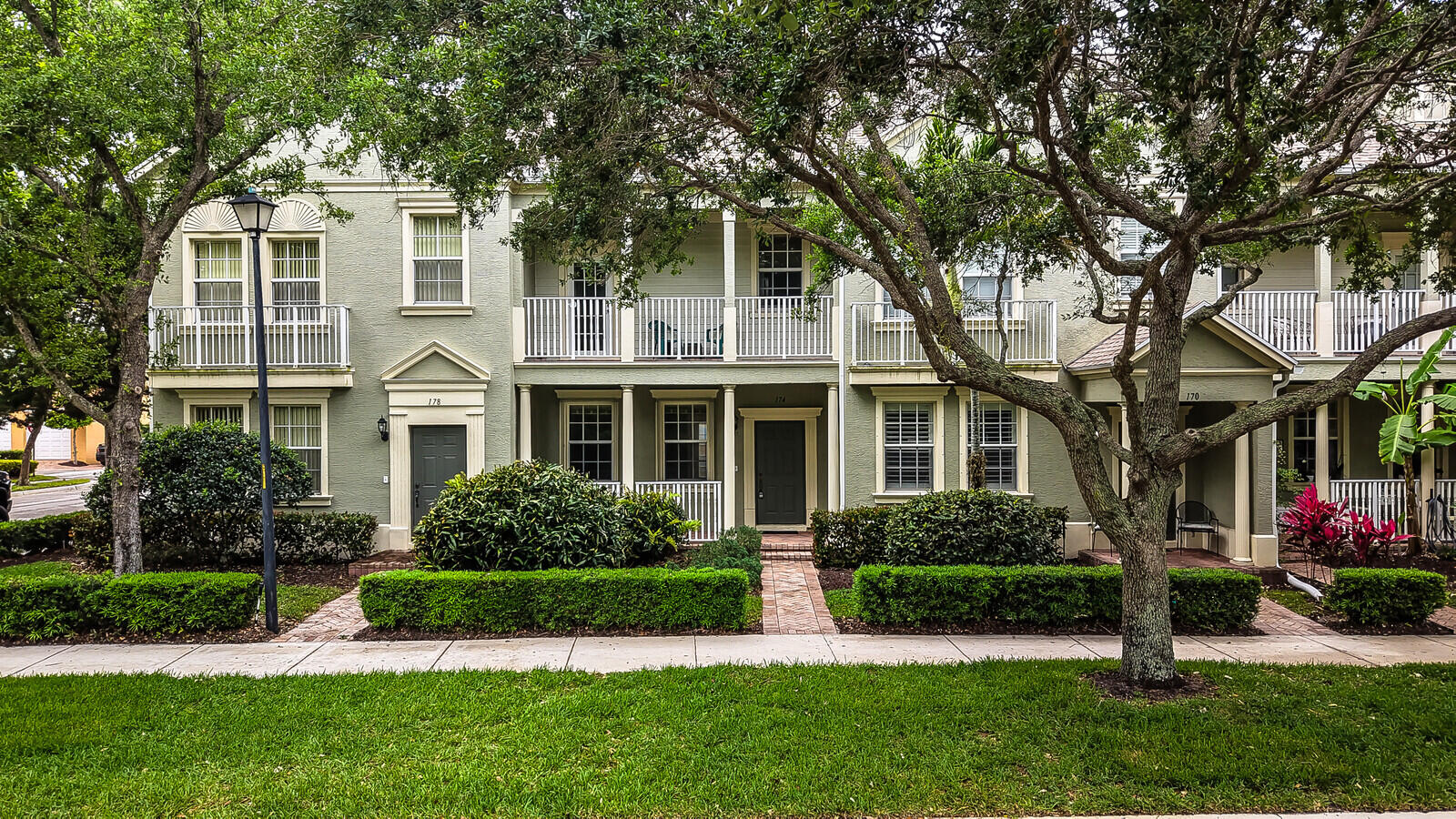 174 W Thatch Palm, Jupiter FL 33458
