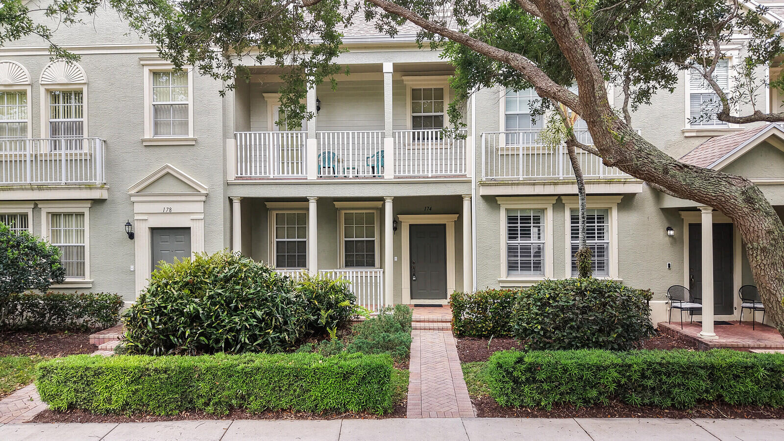 174 W Thatch Palm, Jupiter FL 33458