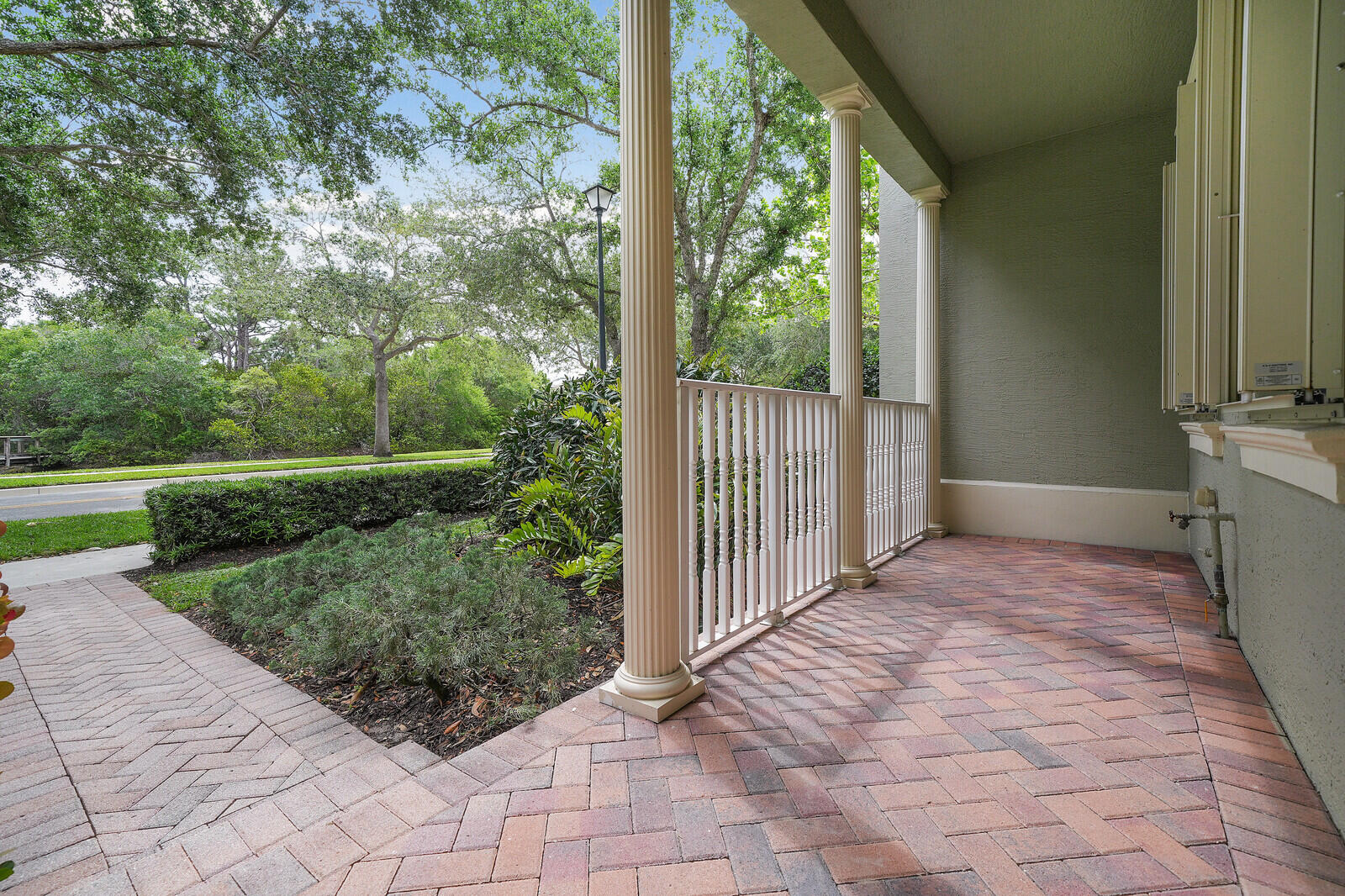 174 W Thatch Palm, Jupiter FL 33458