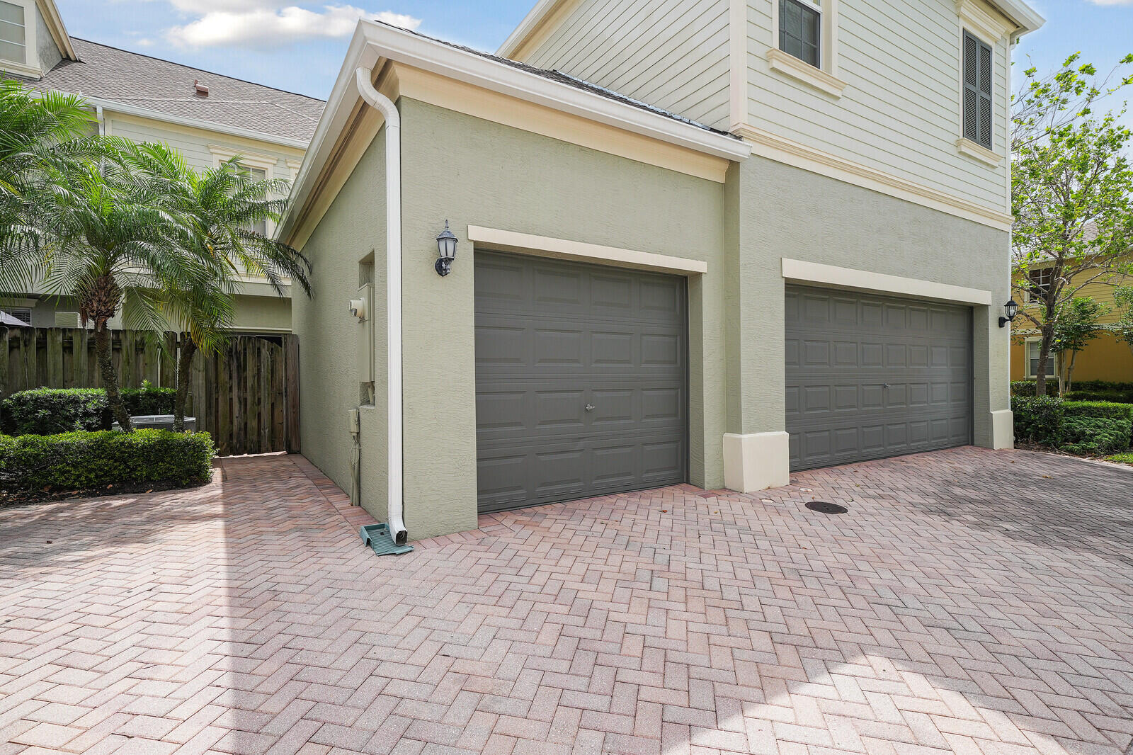 174 W Thatch Palm, Jupiter FL 33458