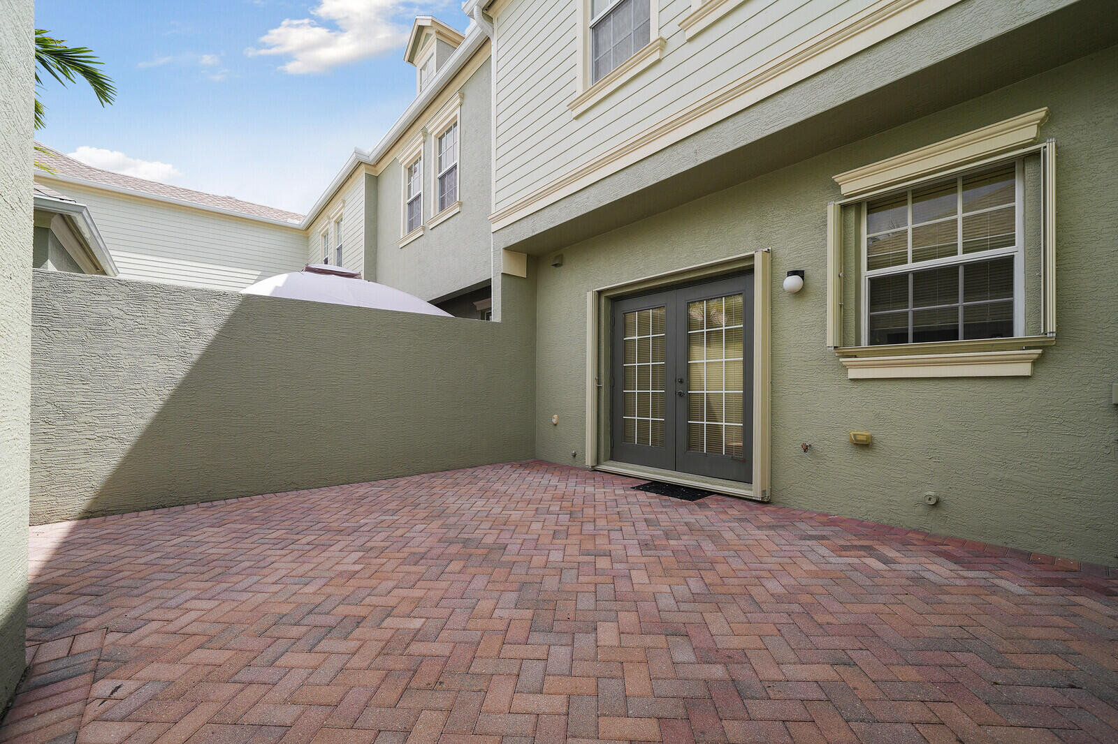 174 W Thatch Palm, Jupiter FL 33458