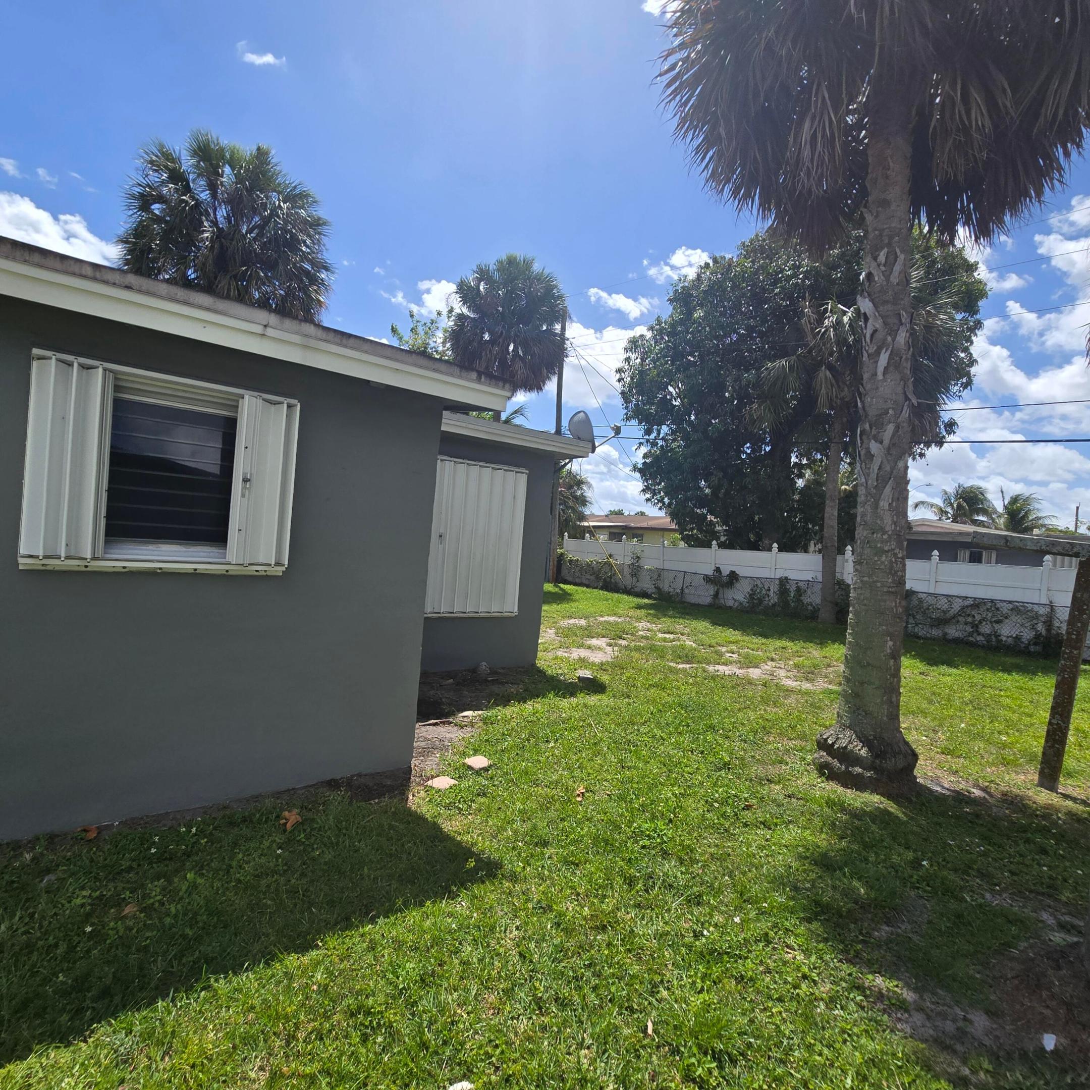 3860 NW 8th, Lauderhill FL 33311
