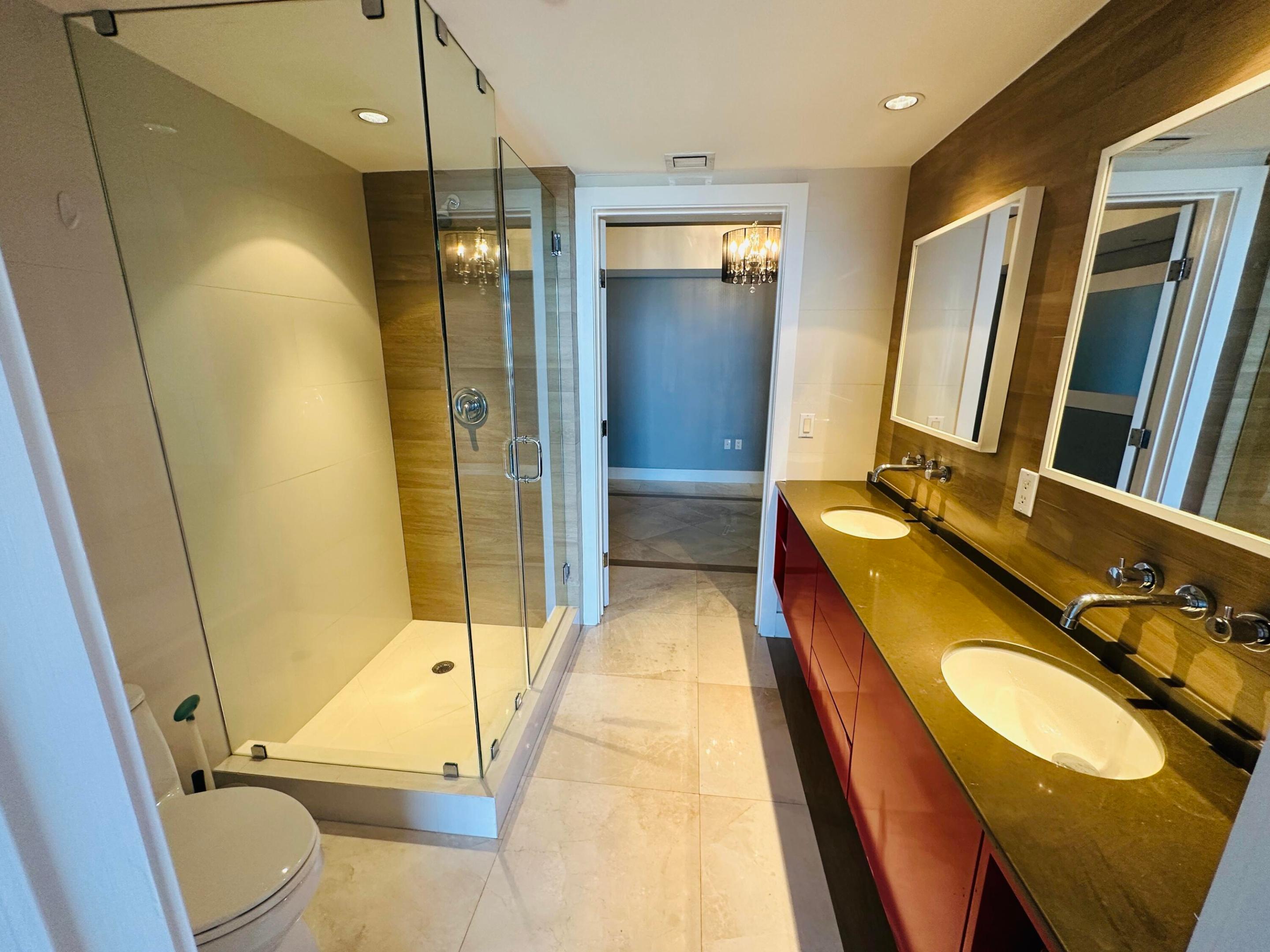 50 Biscayne #2108, Miami FL 33132