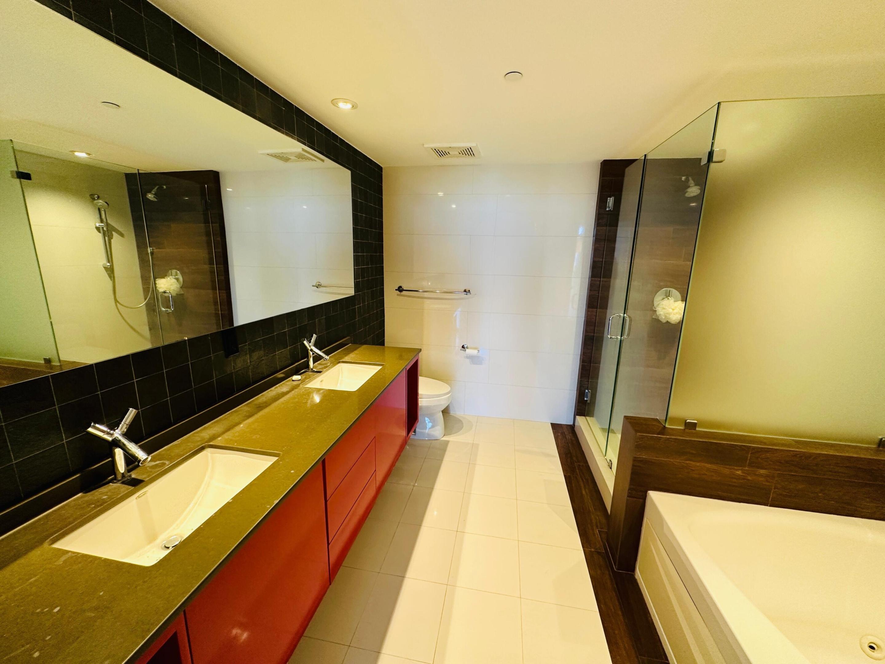 50 Biscayne #2108, Miami FL 33132
