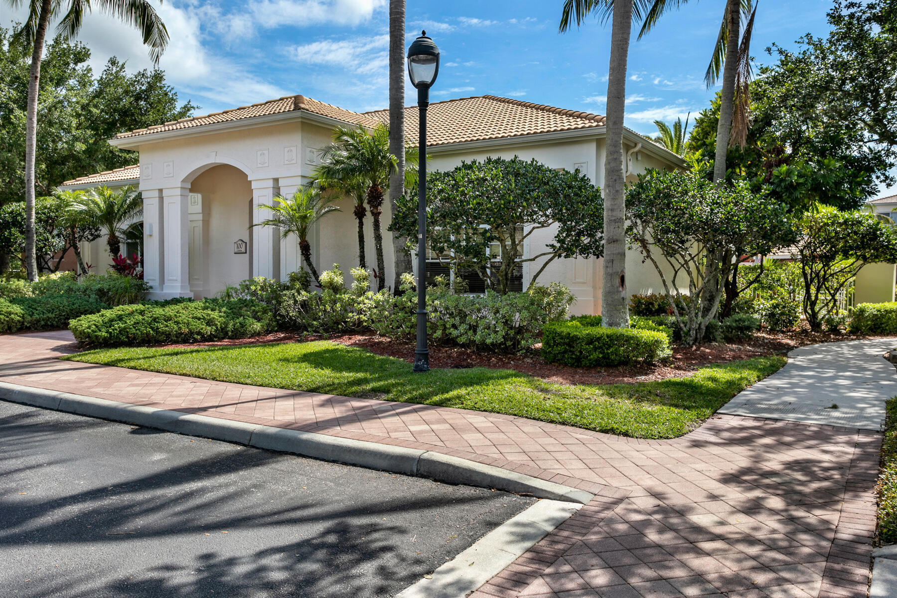 10103 W Myrtlewood Cir, Palm Beach Gardens FL 33418