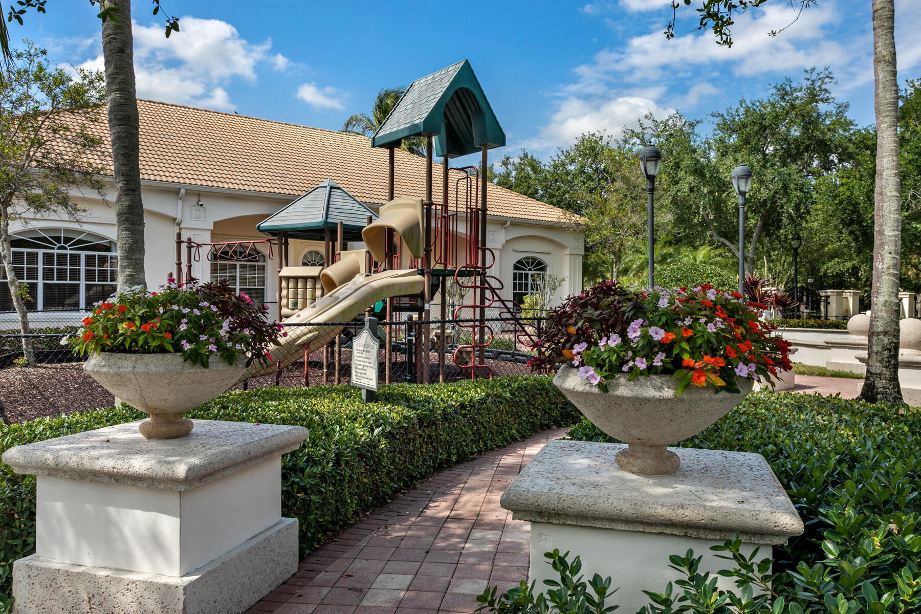 10103 W Myrtlewood Cir, Palm Beach Gardens FL 33418