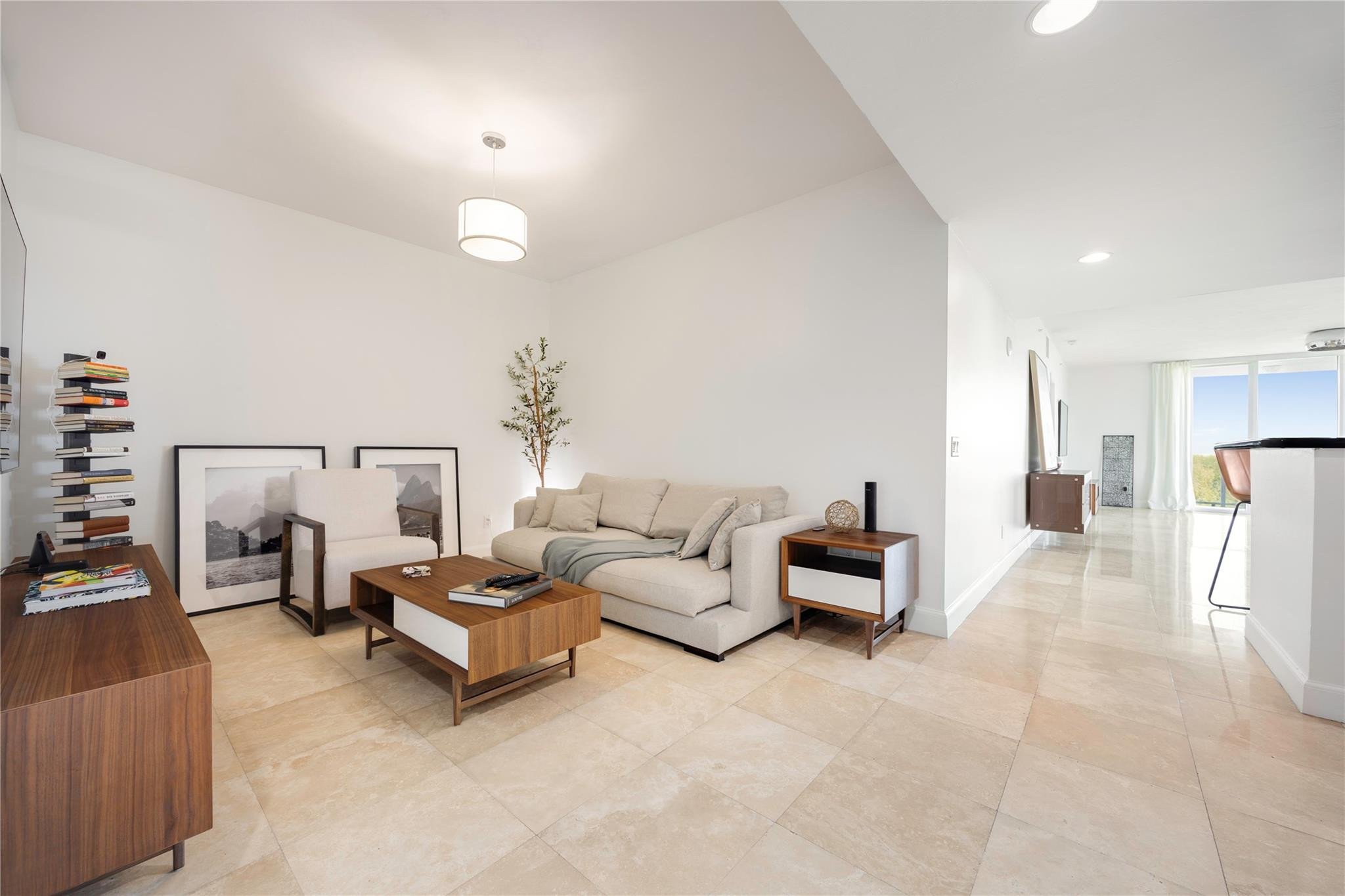 14951 Royal Oaks #1109, North Miami FL 33181