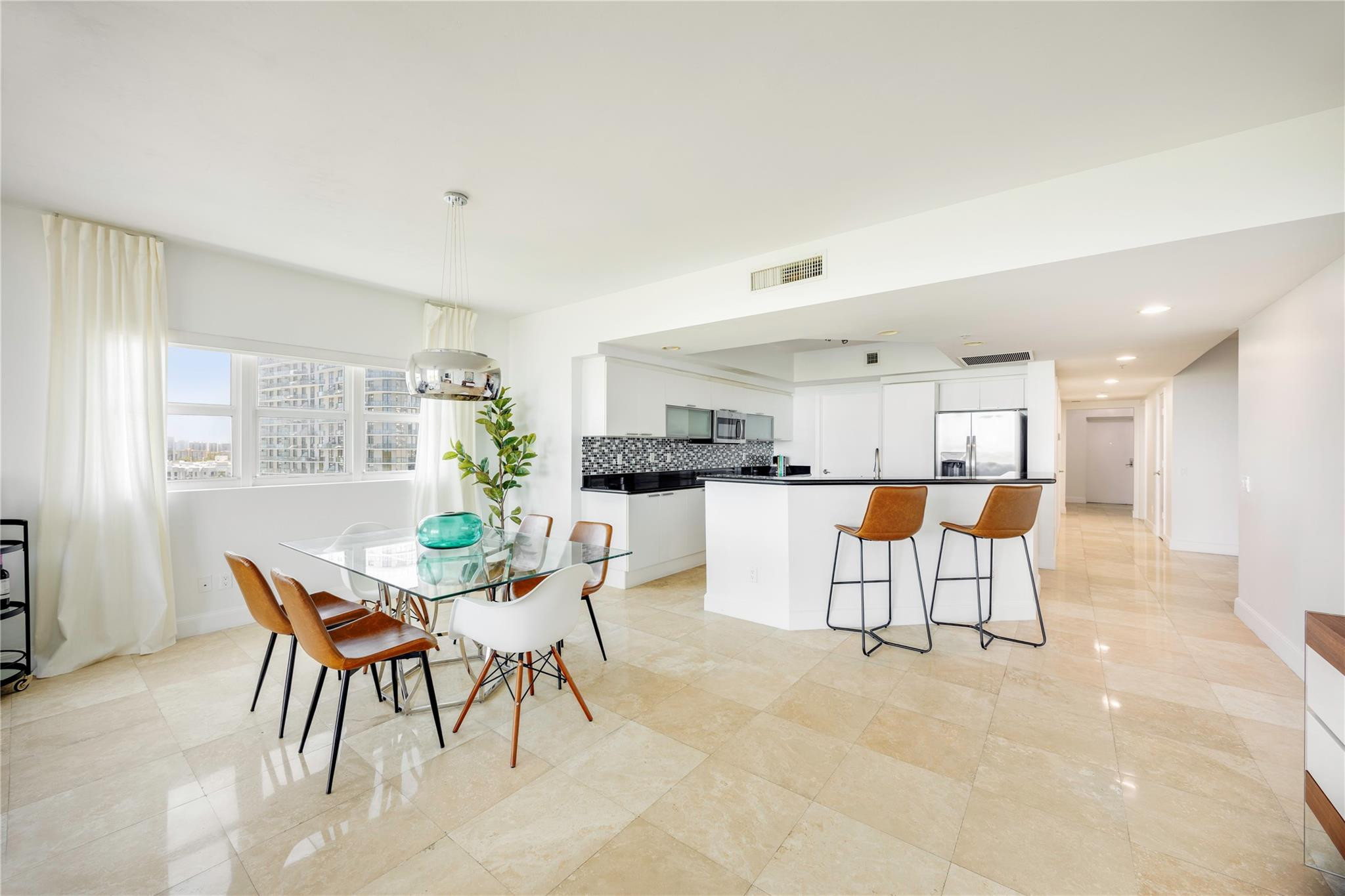 14951 Royal Oaks #1109, North Miami FL 33181
