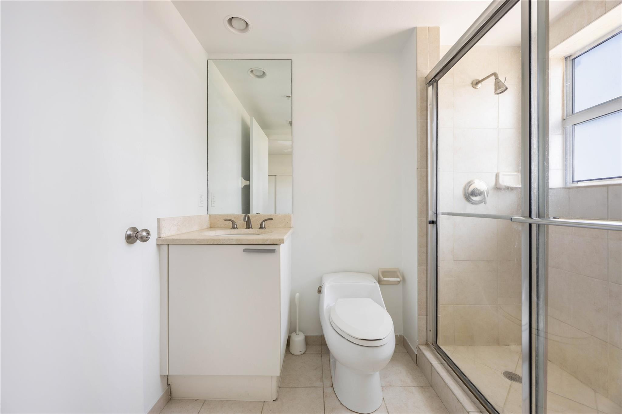 14951 Royal Oaks #1109, North Miami FL 33181