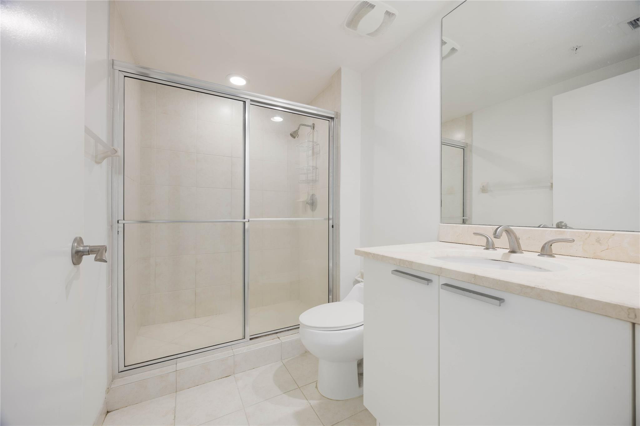 14951 Royal Oaks #1109, North Miami FL 33181